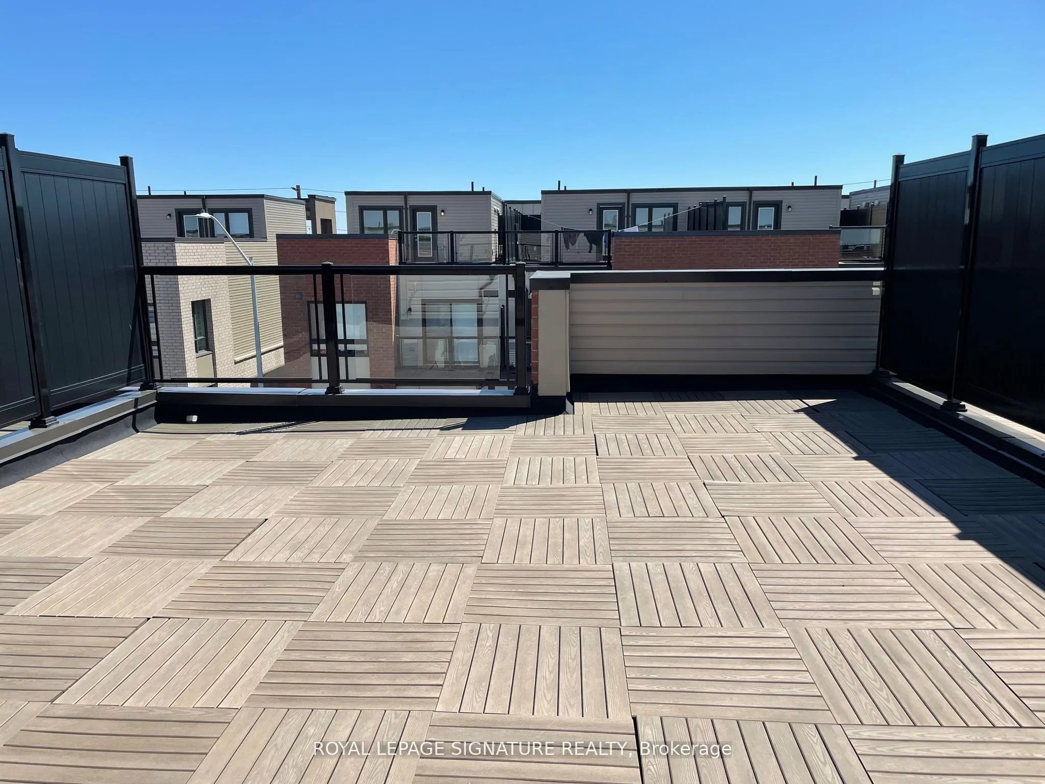 20 Woodstream Drive, #11