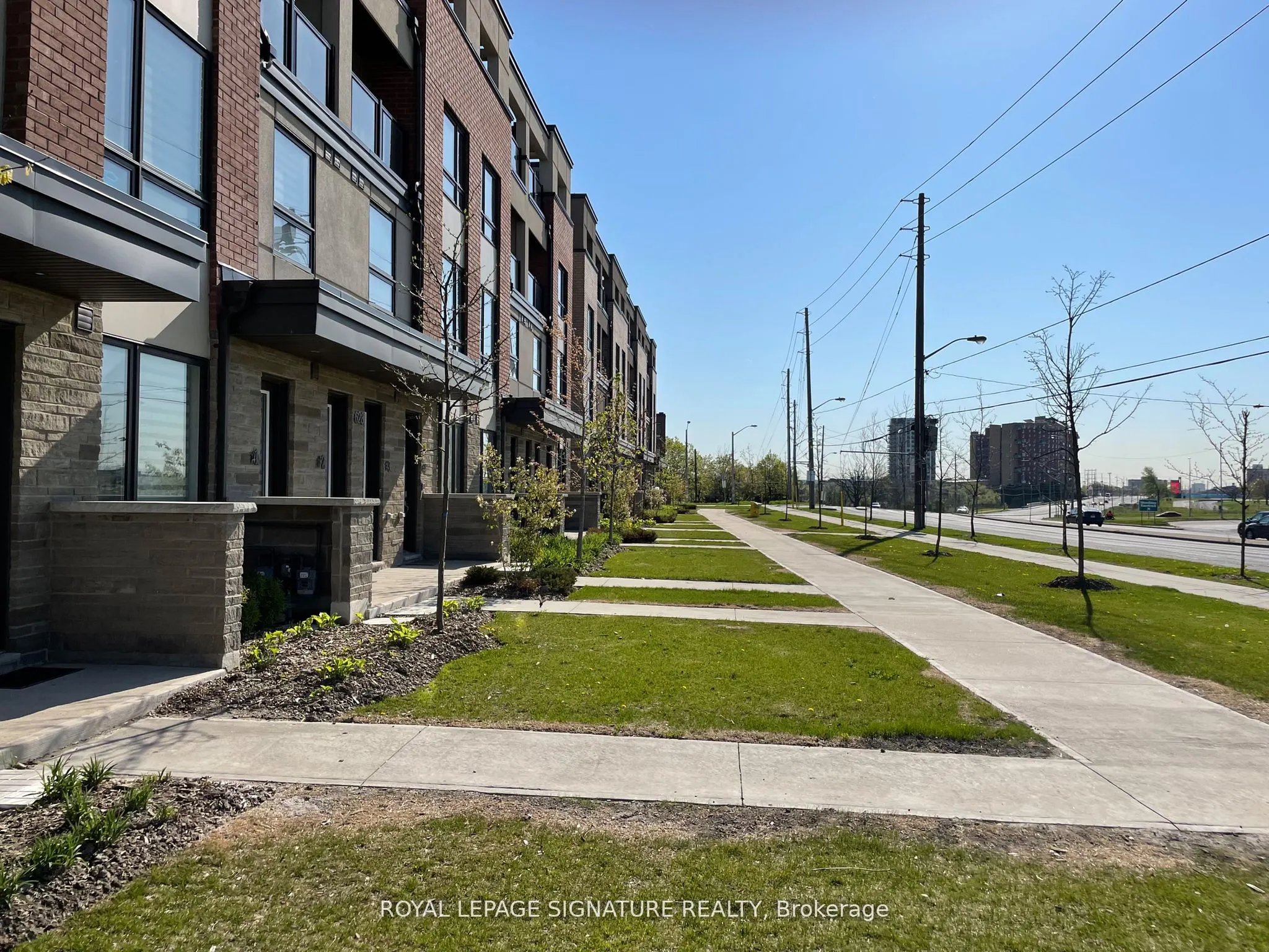 20 Woodstream Drive, #11