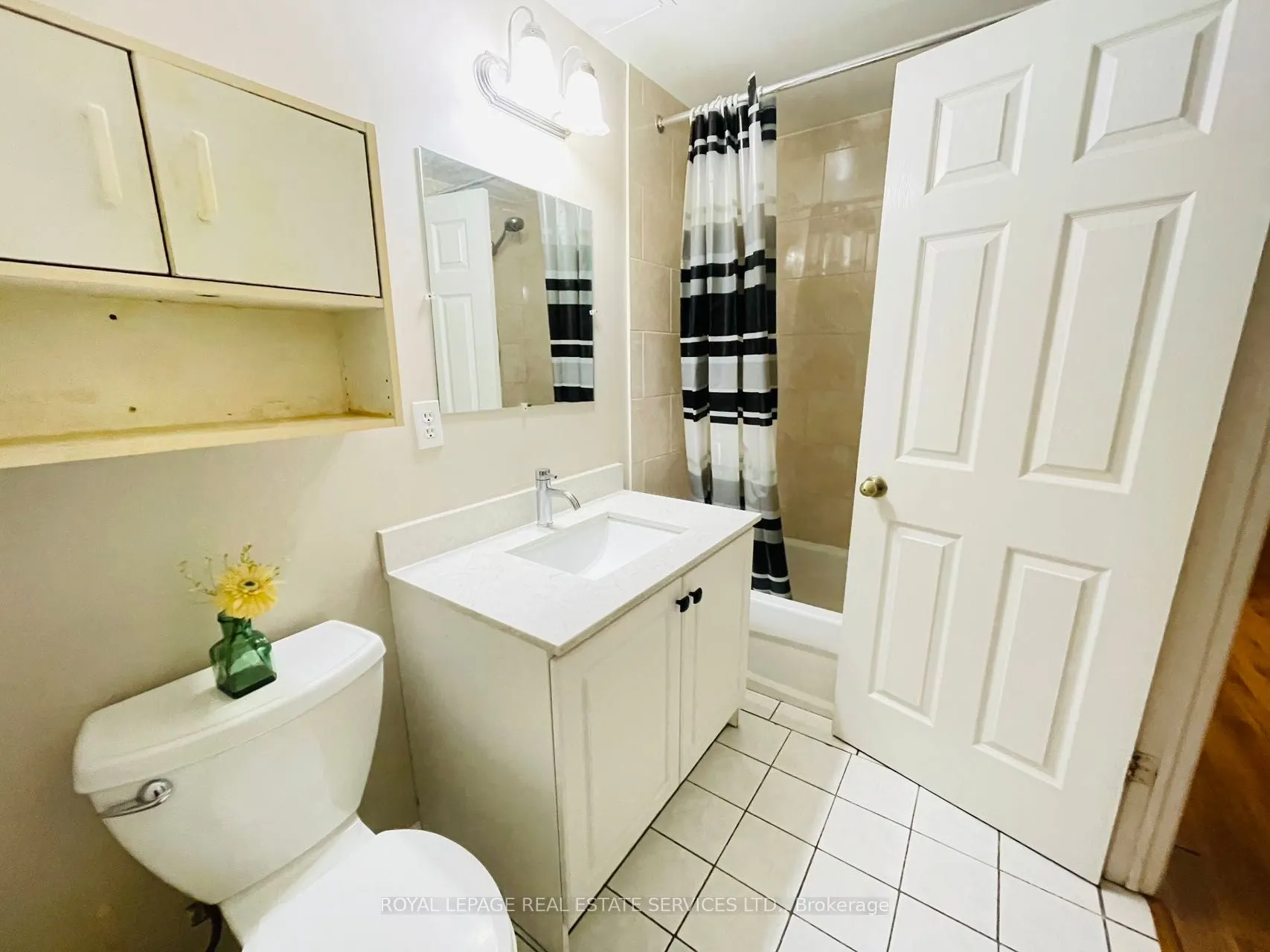 366 Harrowsmith Drive, #Lower