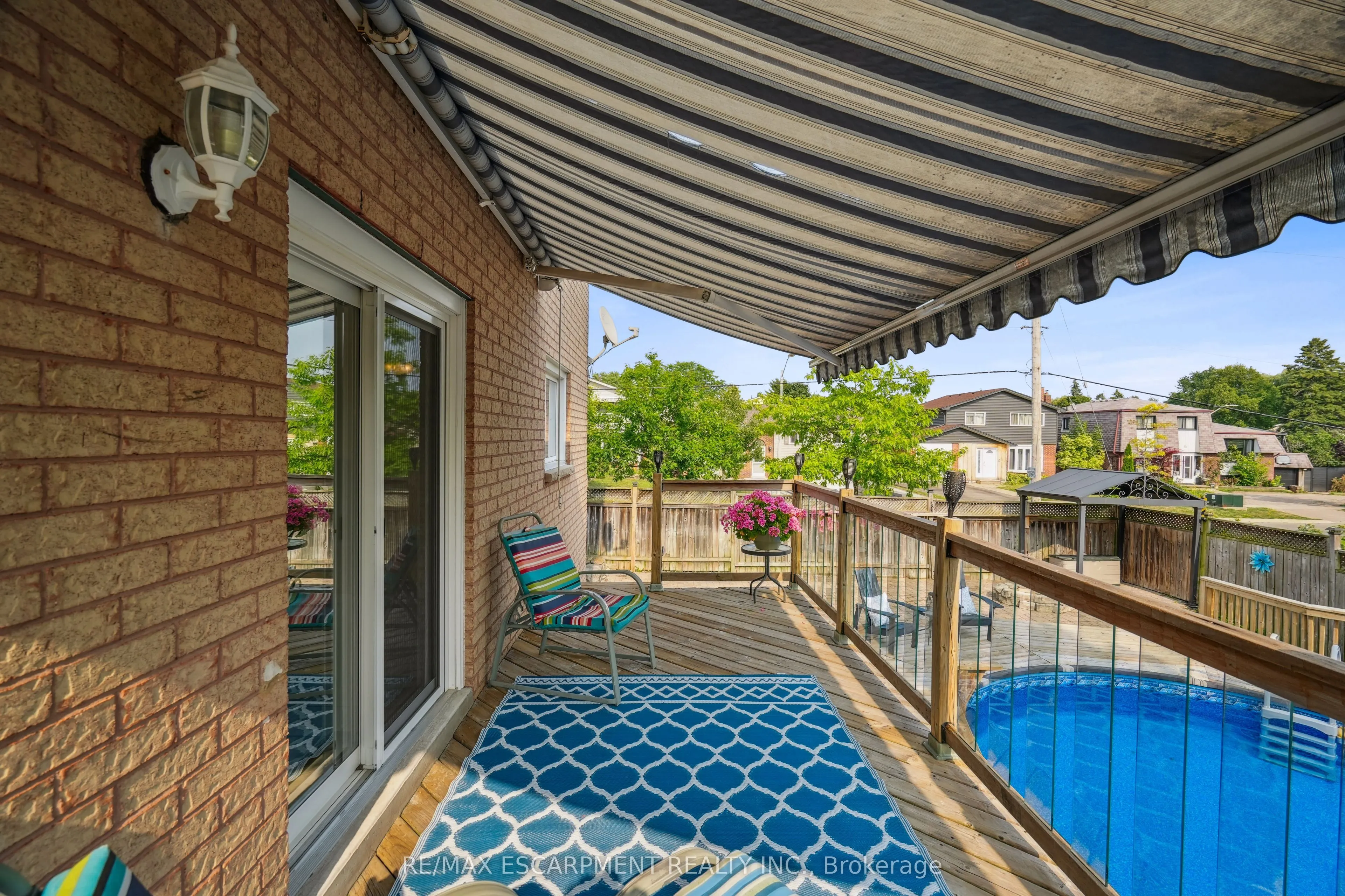 1 Birchway Place