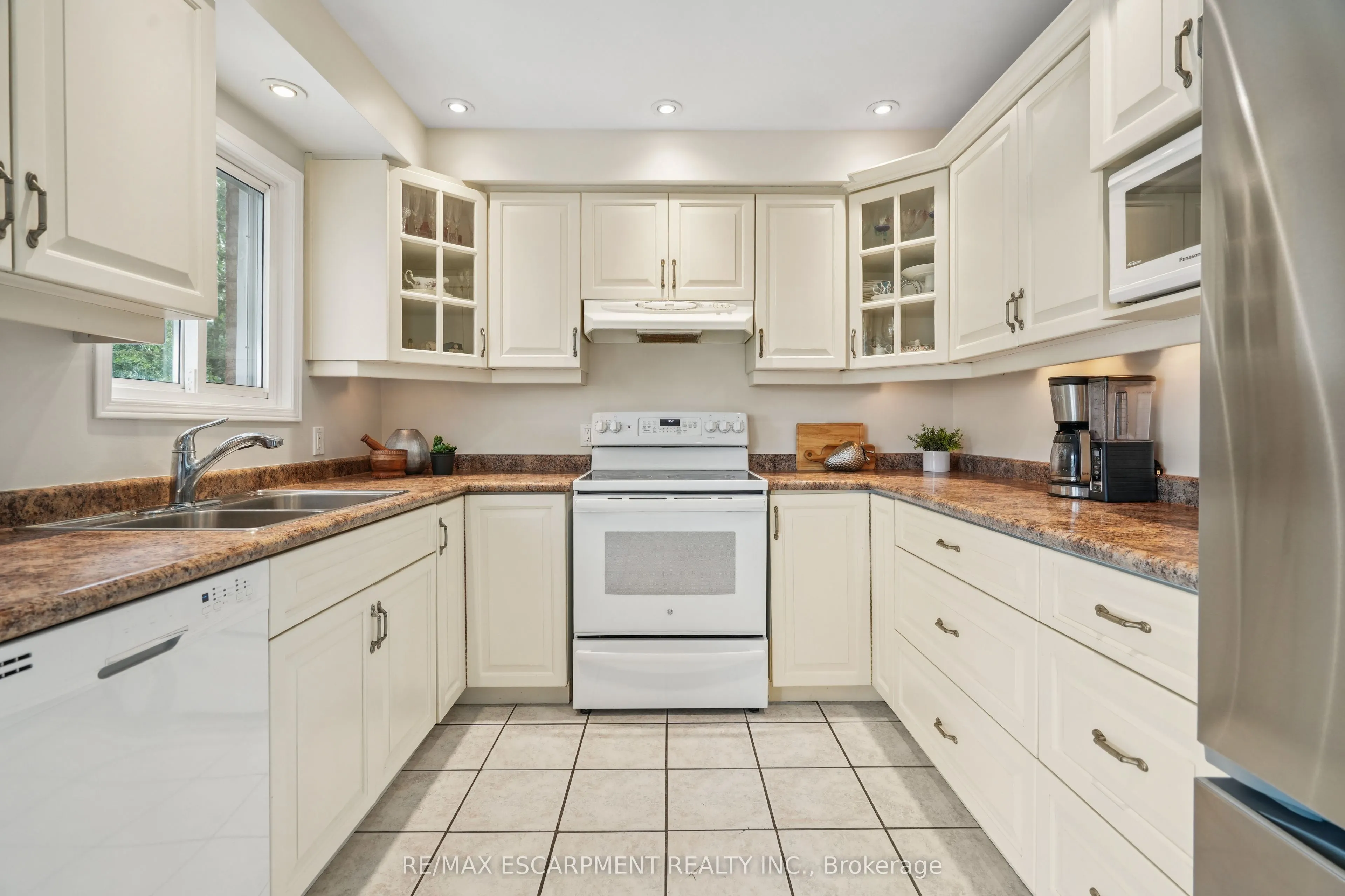 1 Birchway Place