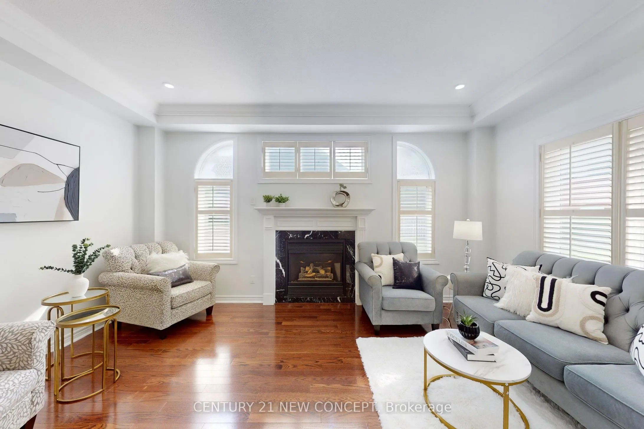 964 Queen Street W