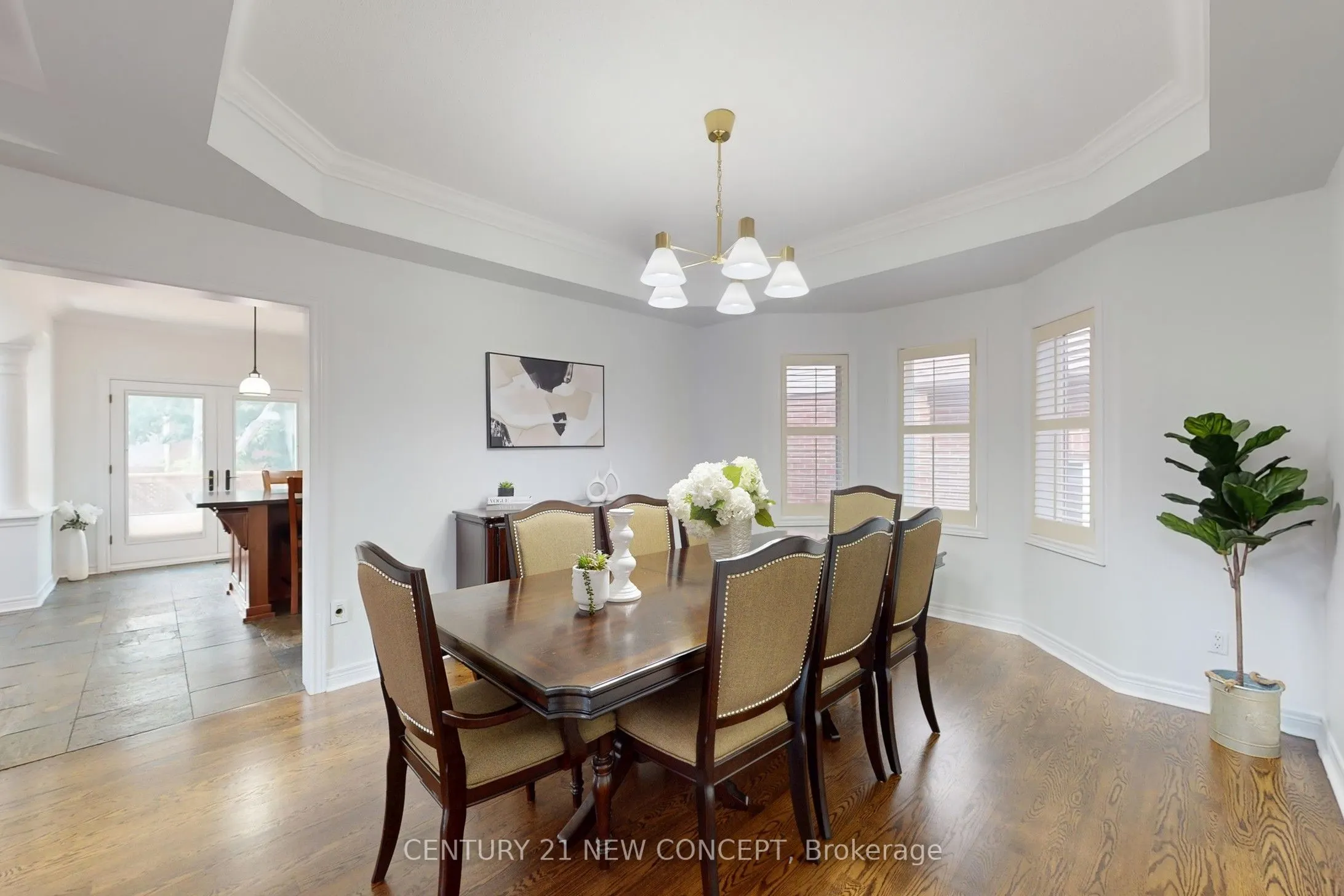 964 Queen Street W