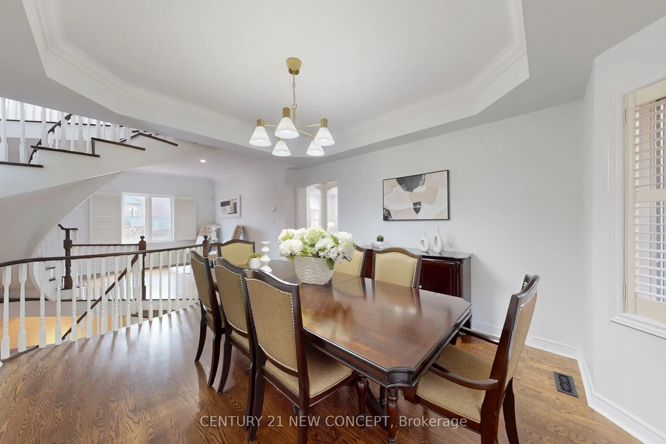 964 Queen Street W