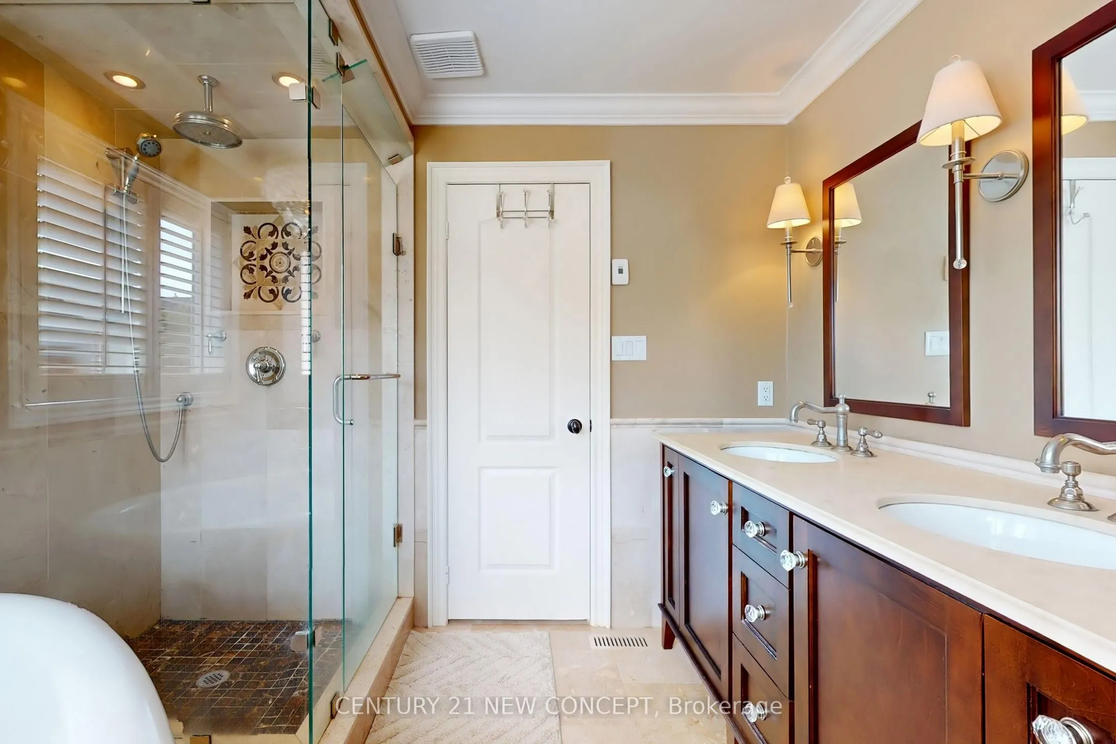 964 Queen Street W