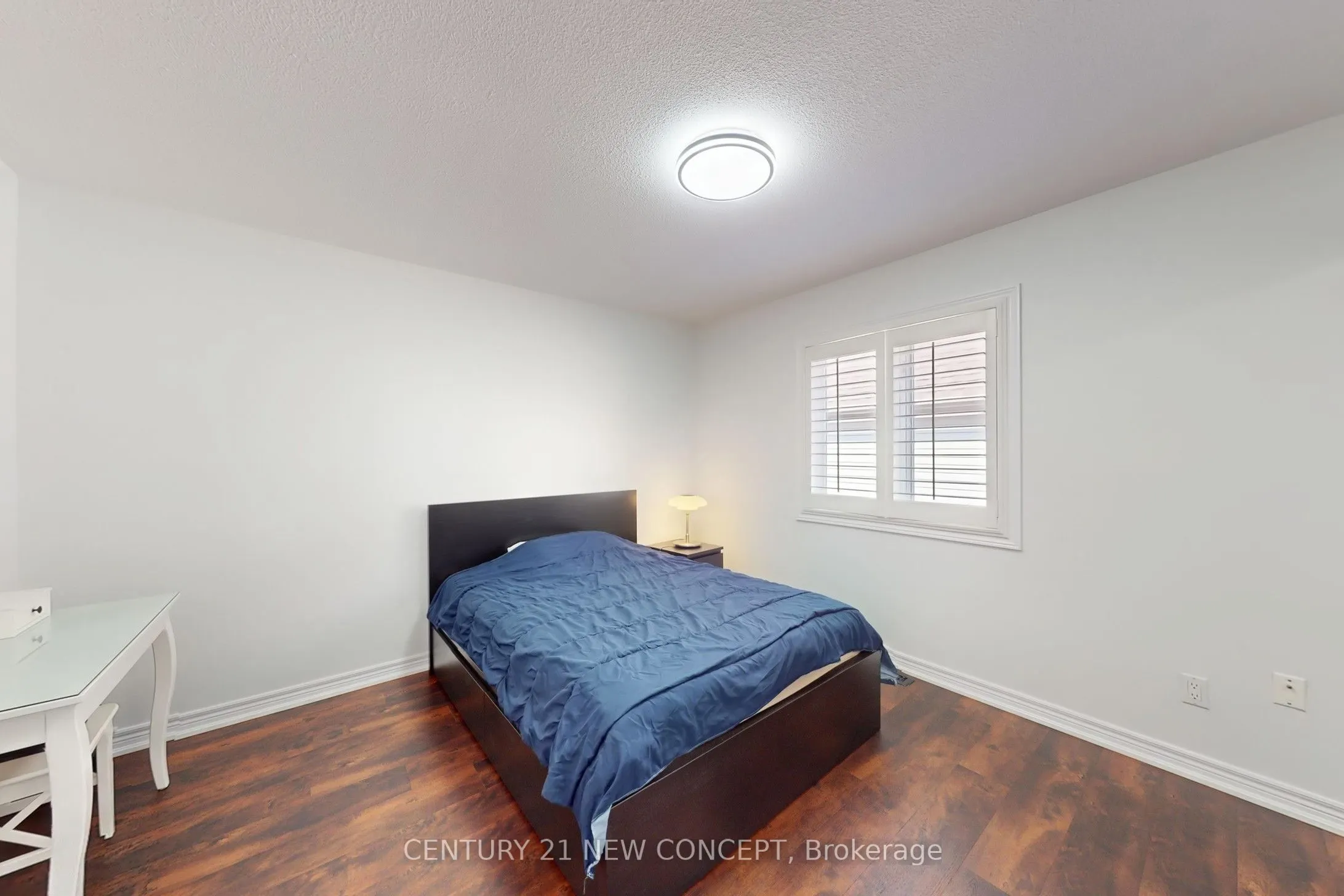 964 Queen Street W