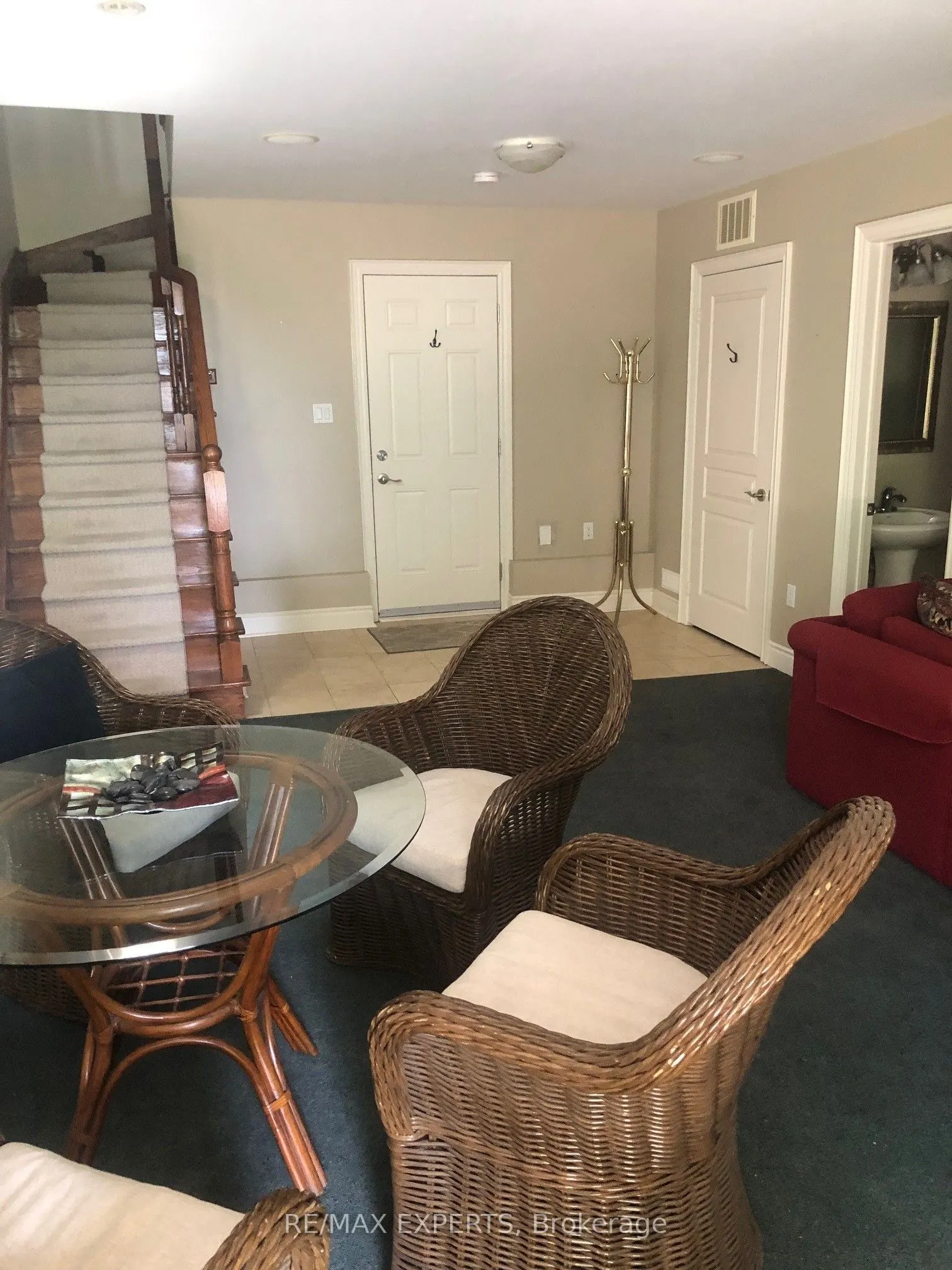 110 Rolling Hills Lane W