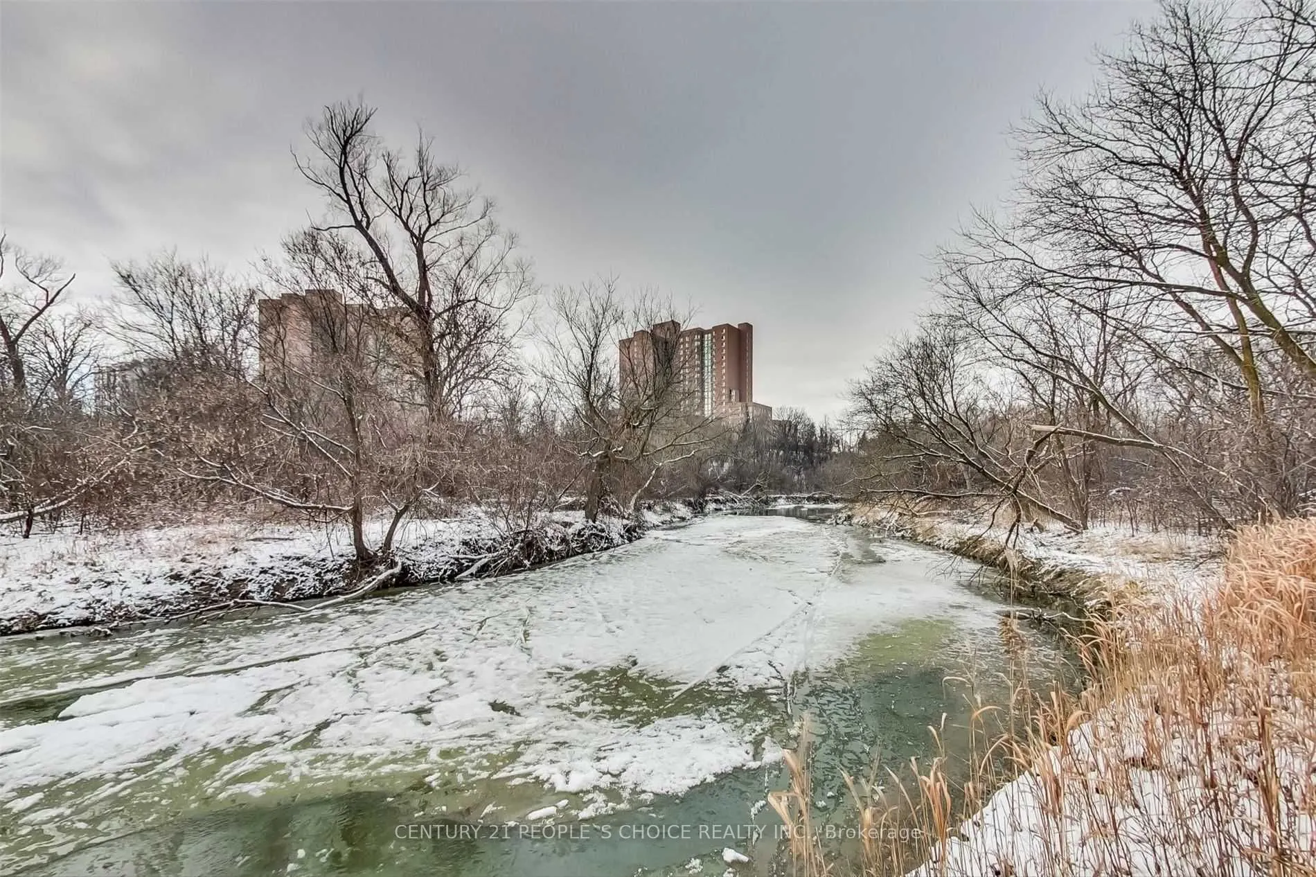 7 Riverside Drive