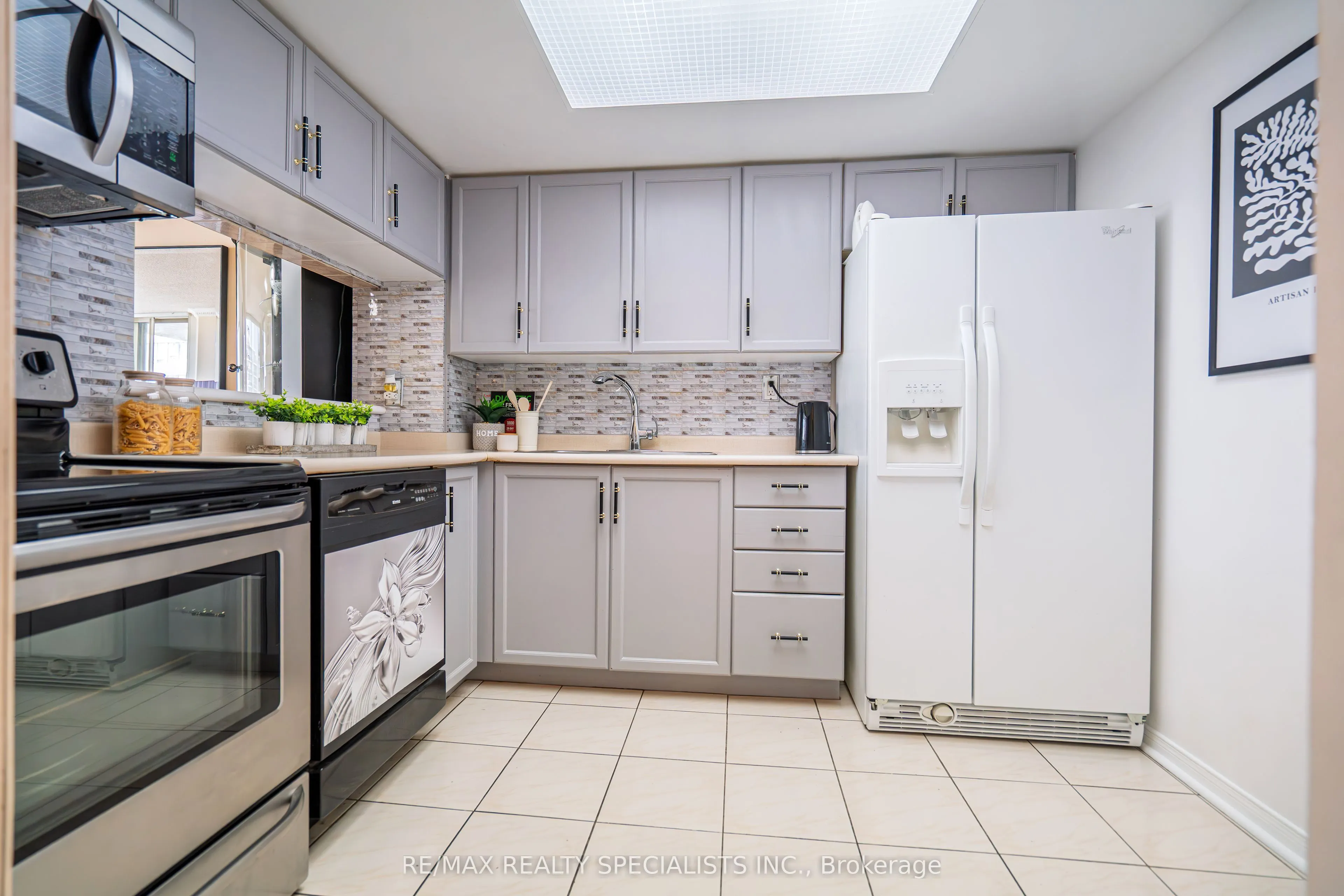 75 King Street E, #703