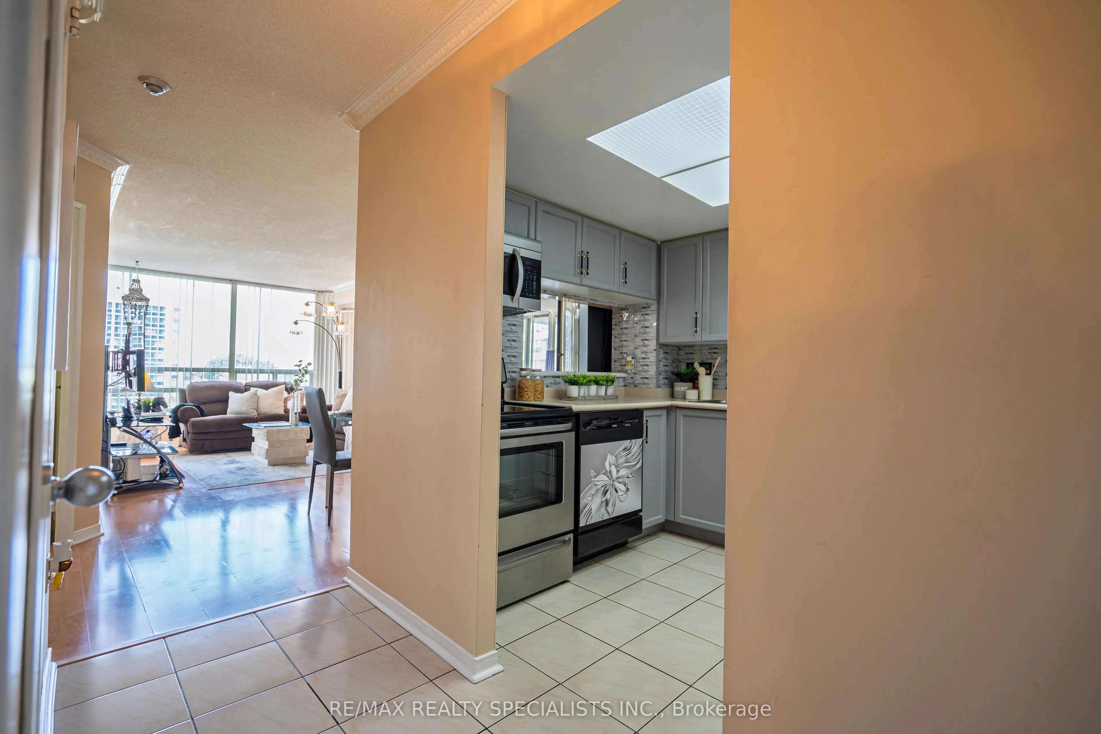 75 King Street E, #703