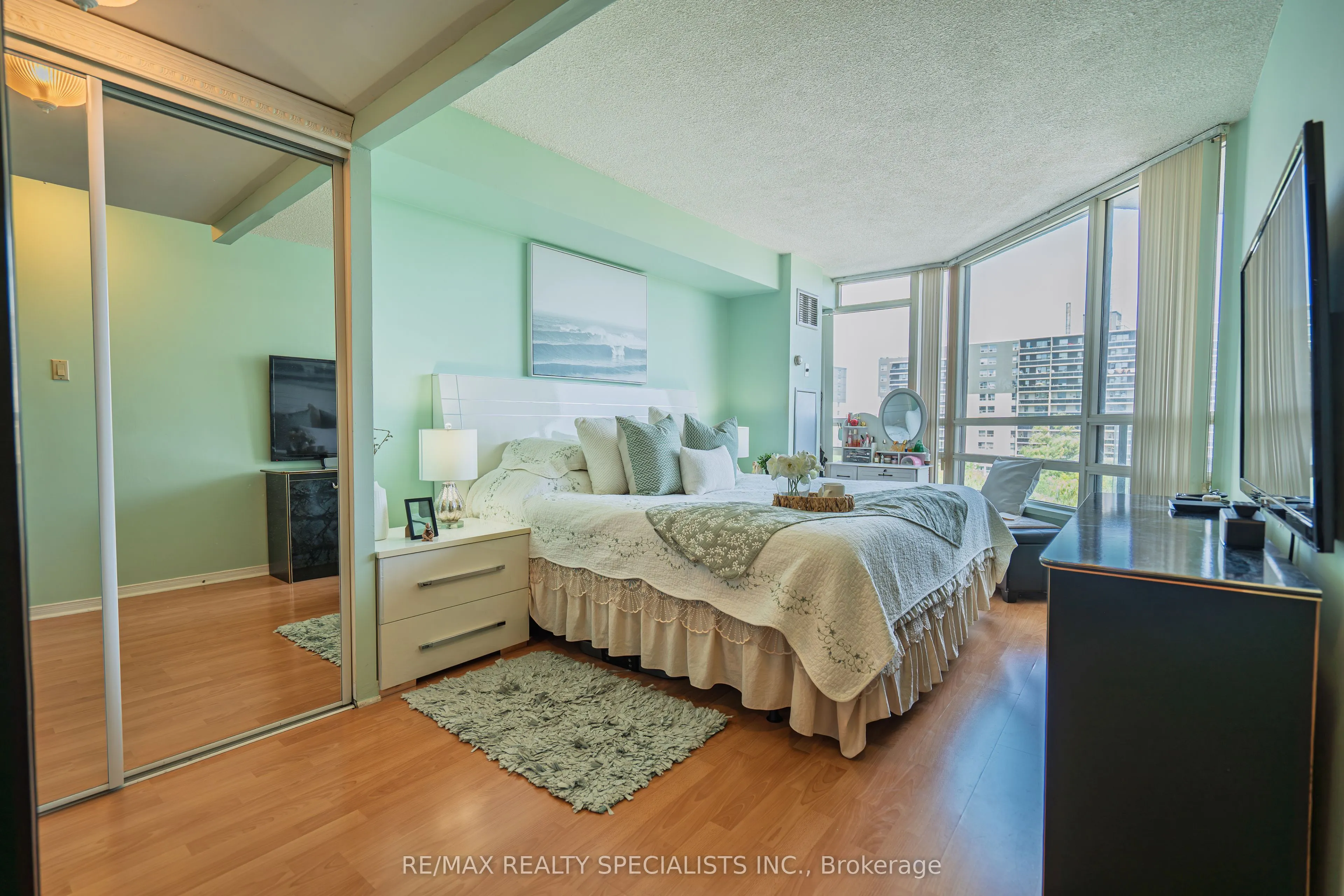 75 King Street E, #703