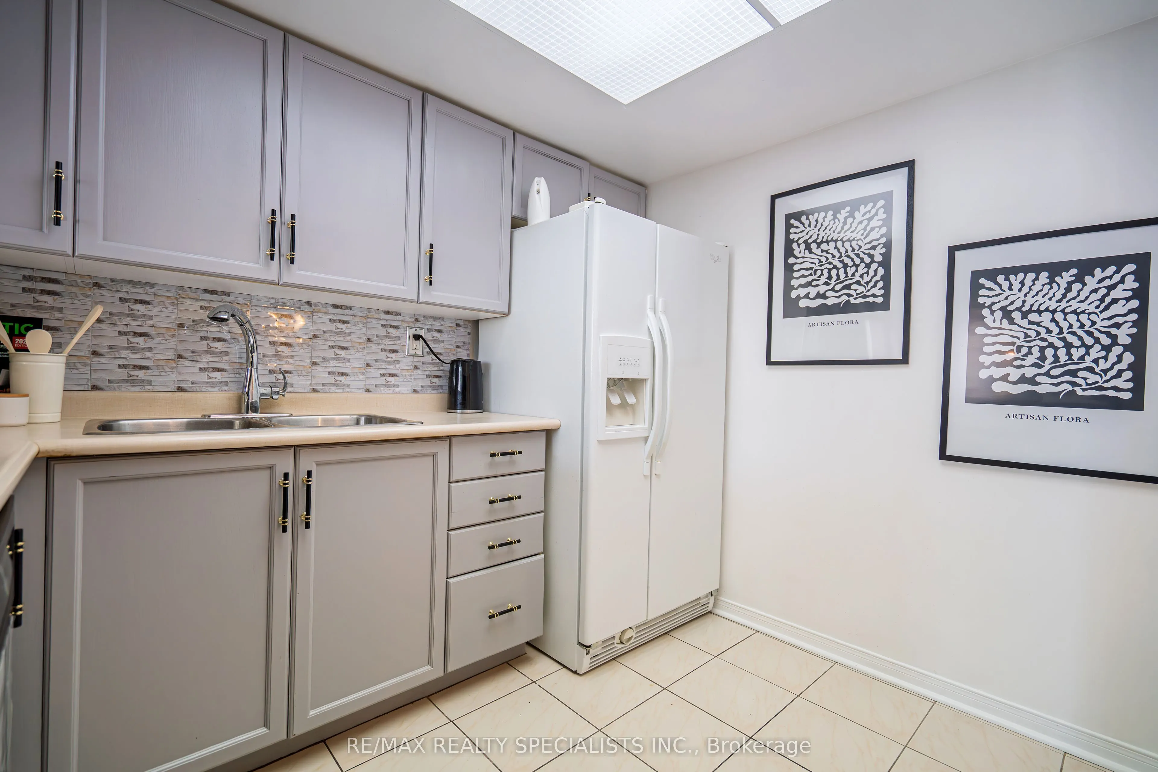 75 King Street E, #703