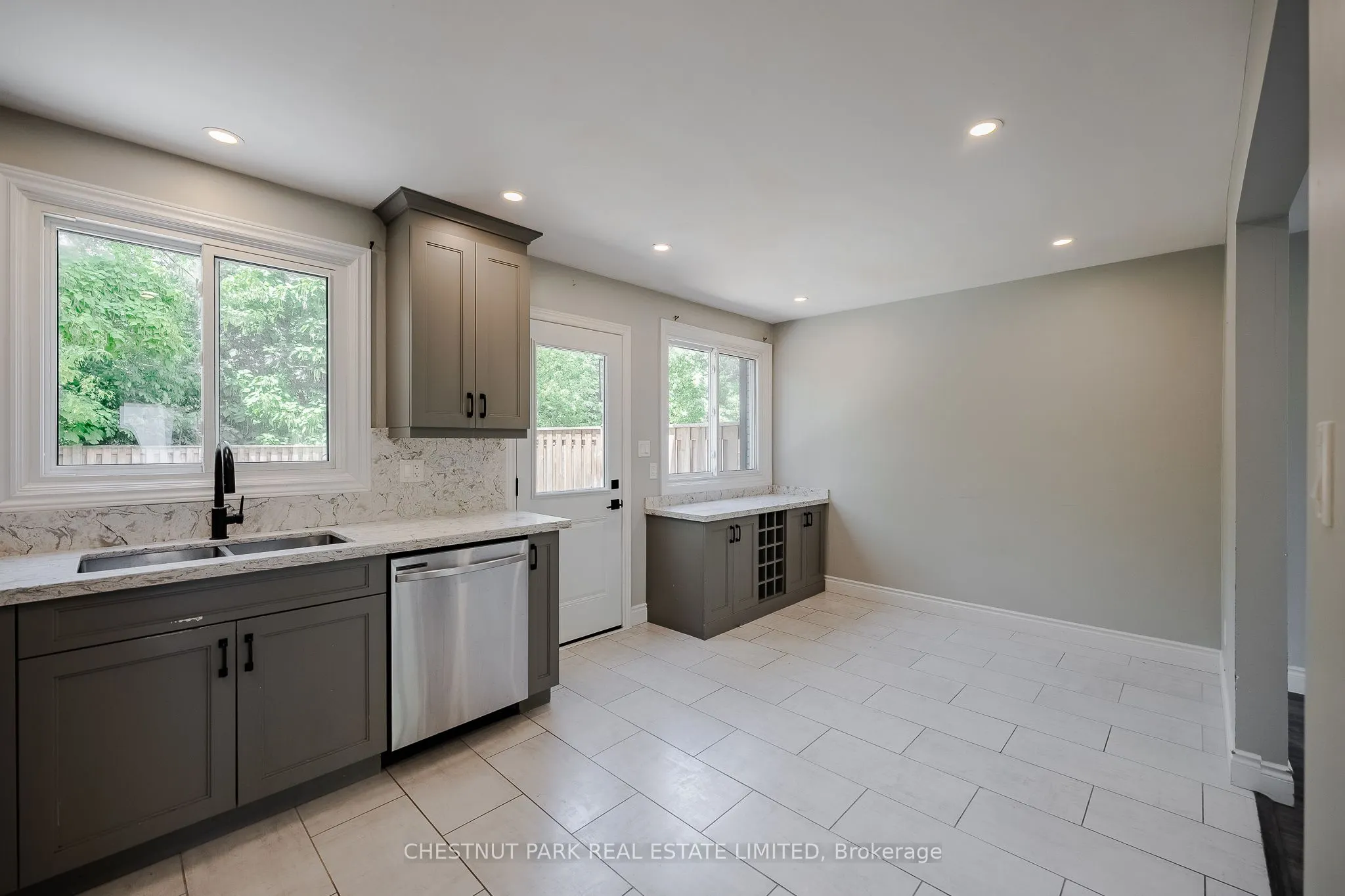 1435 Leighland Road