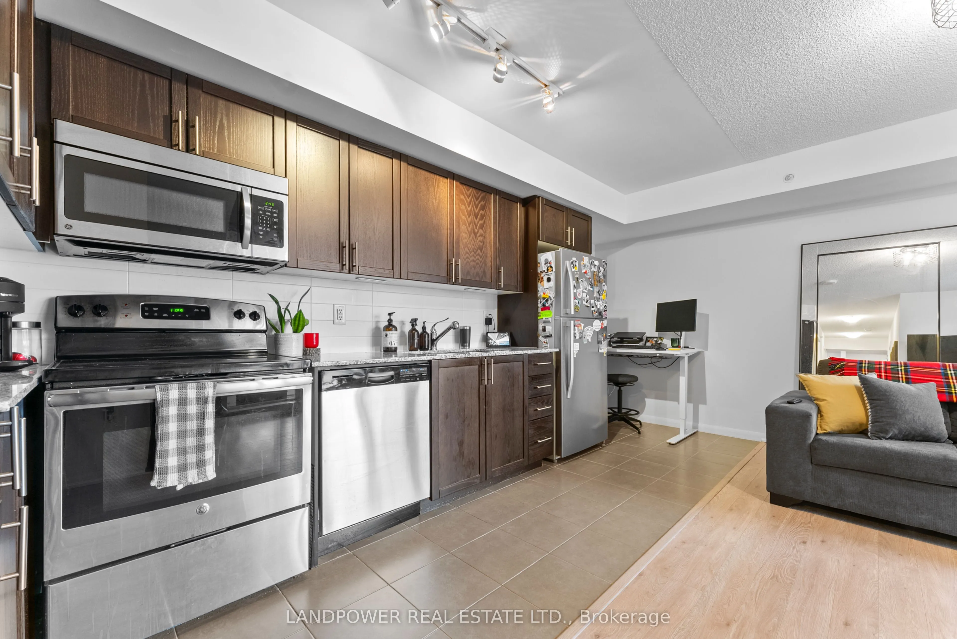 830 Lawrence Avenue W, #724