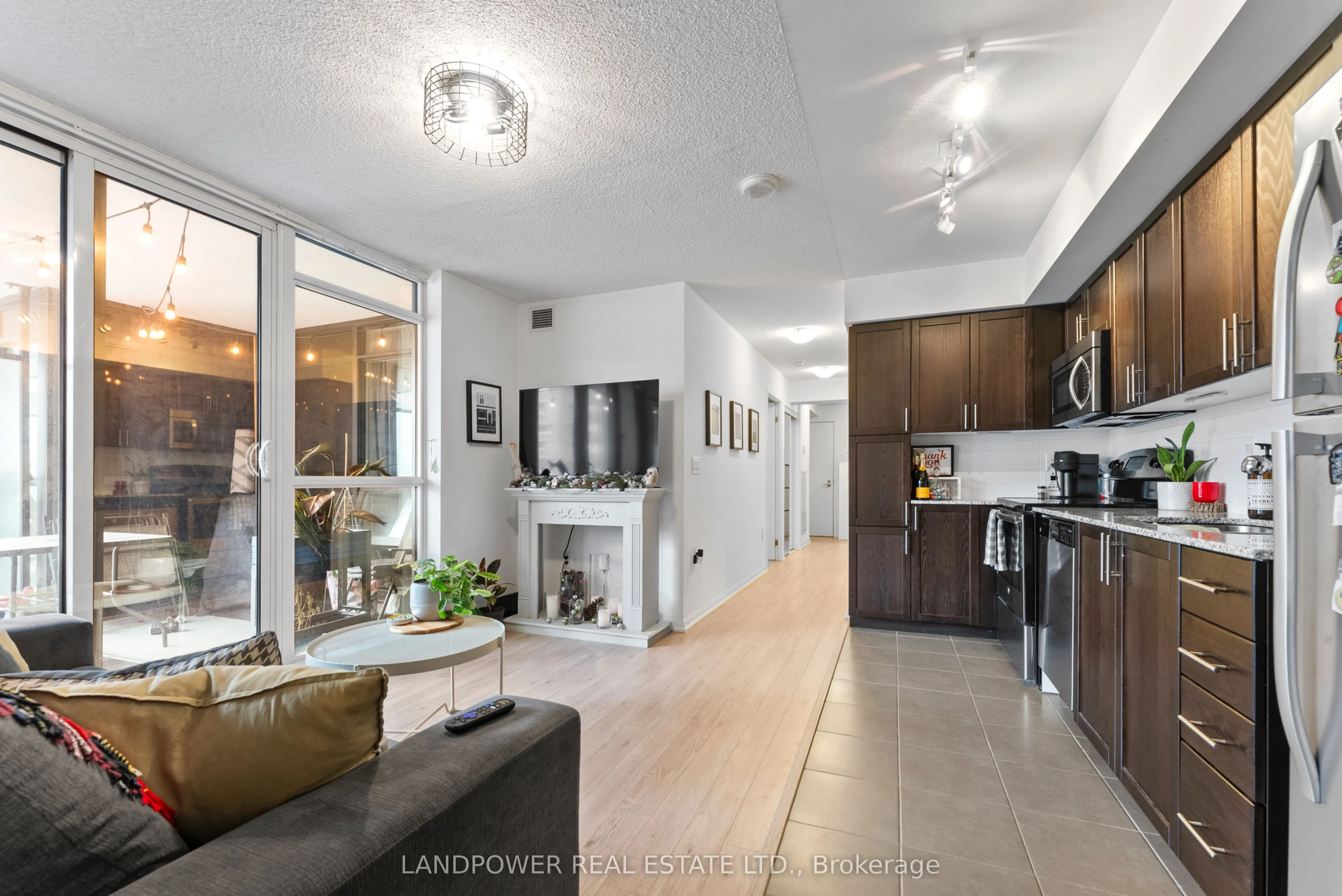 830 Lawrence Avenue W, #724