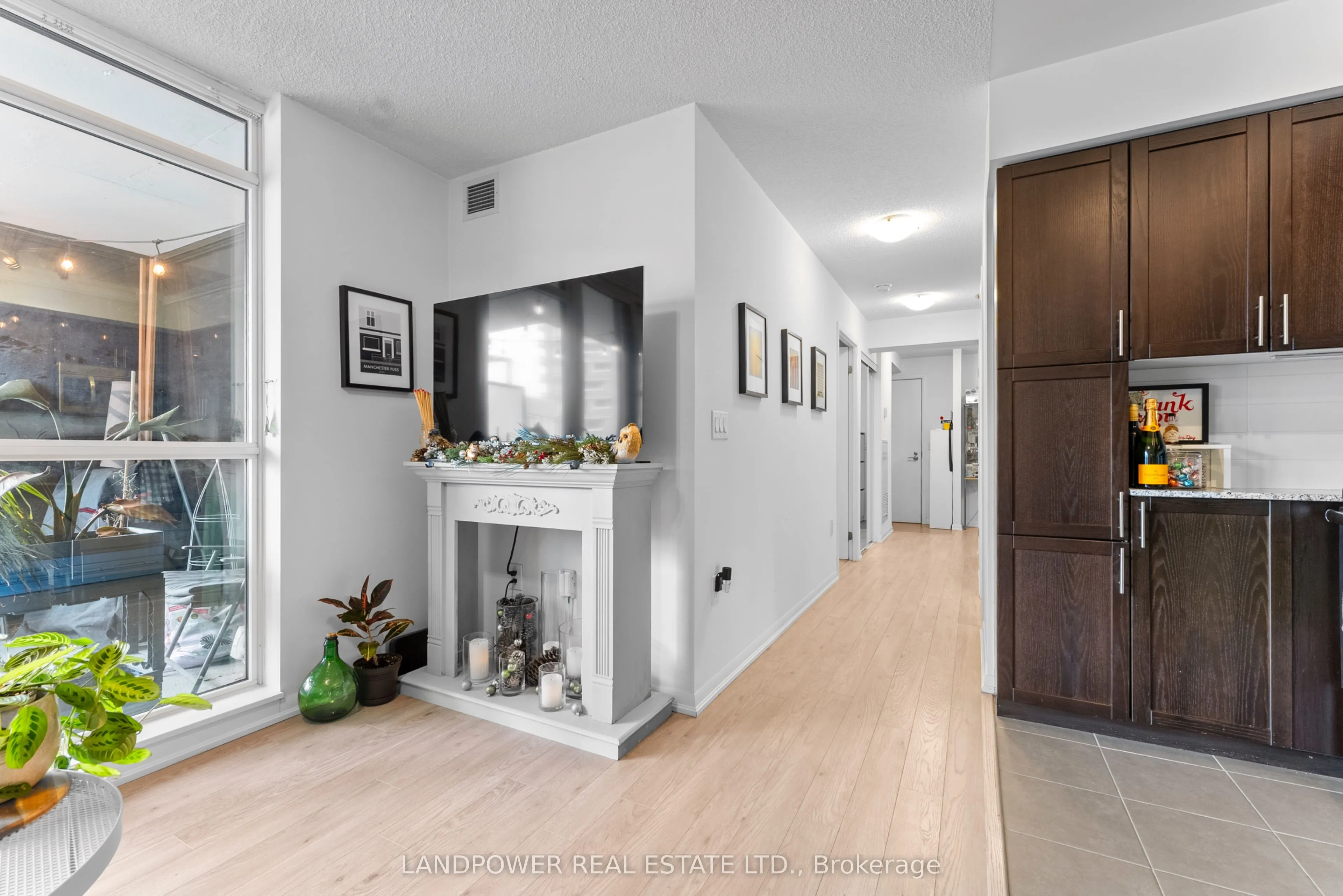 830 Lawrence Avenue W, #724