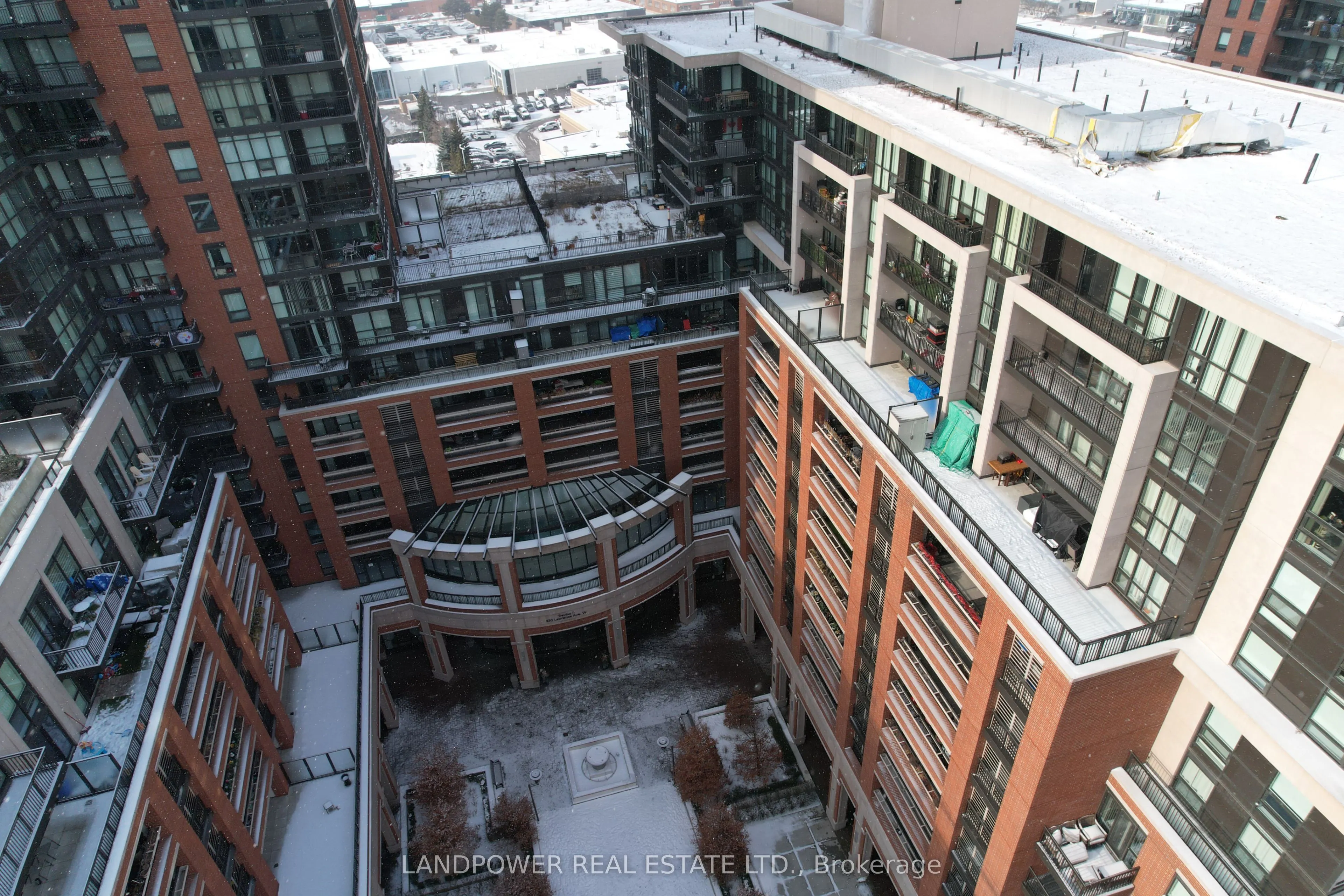 830 Lawrence Avenue W, #724