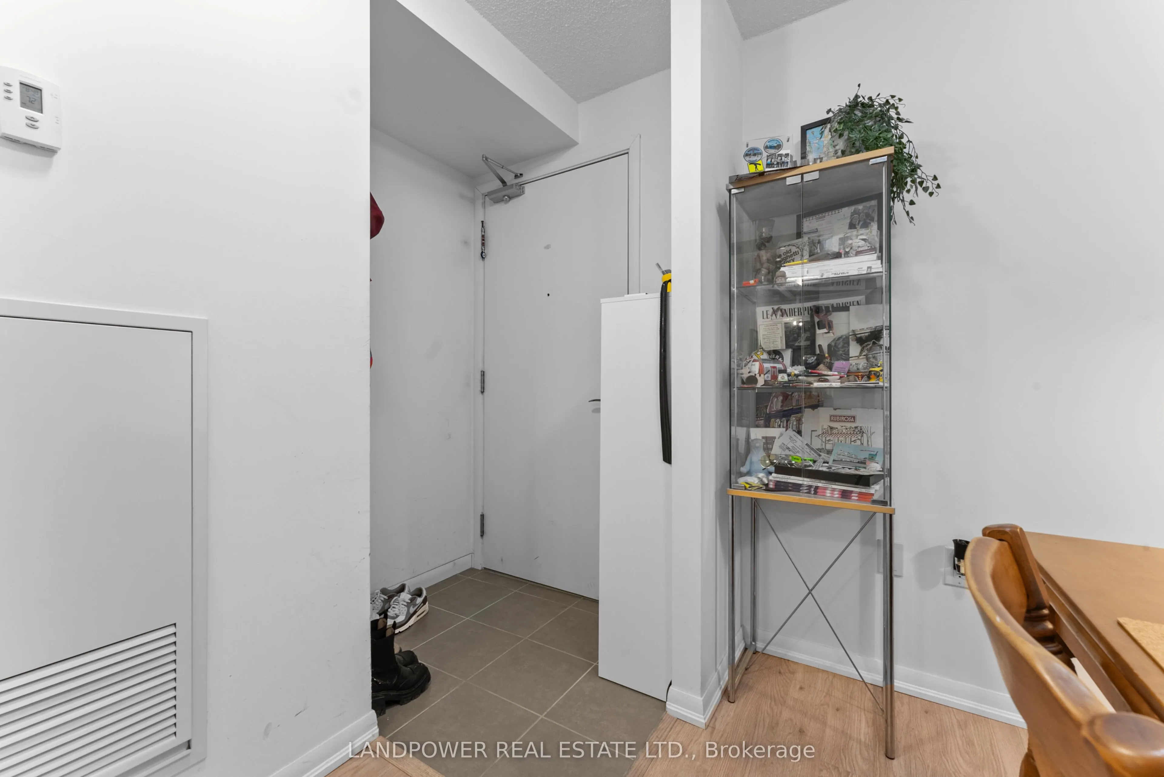 830 Lawrence Avenue W, #724