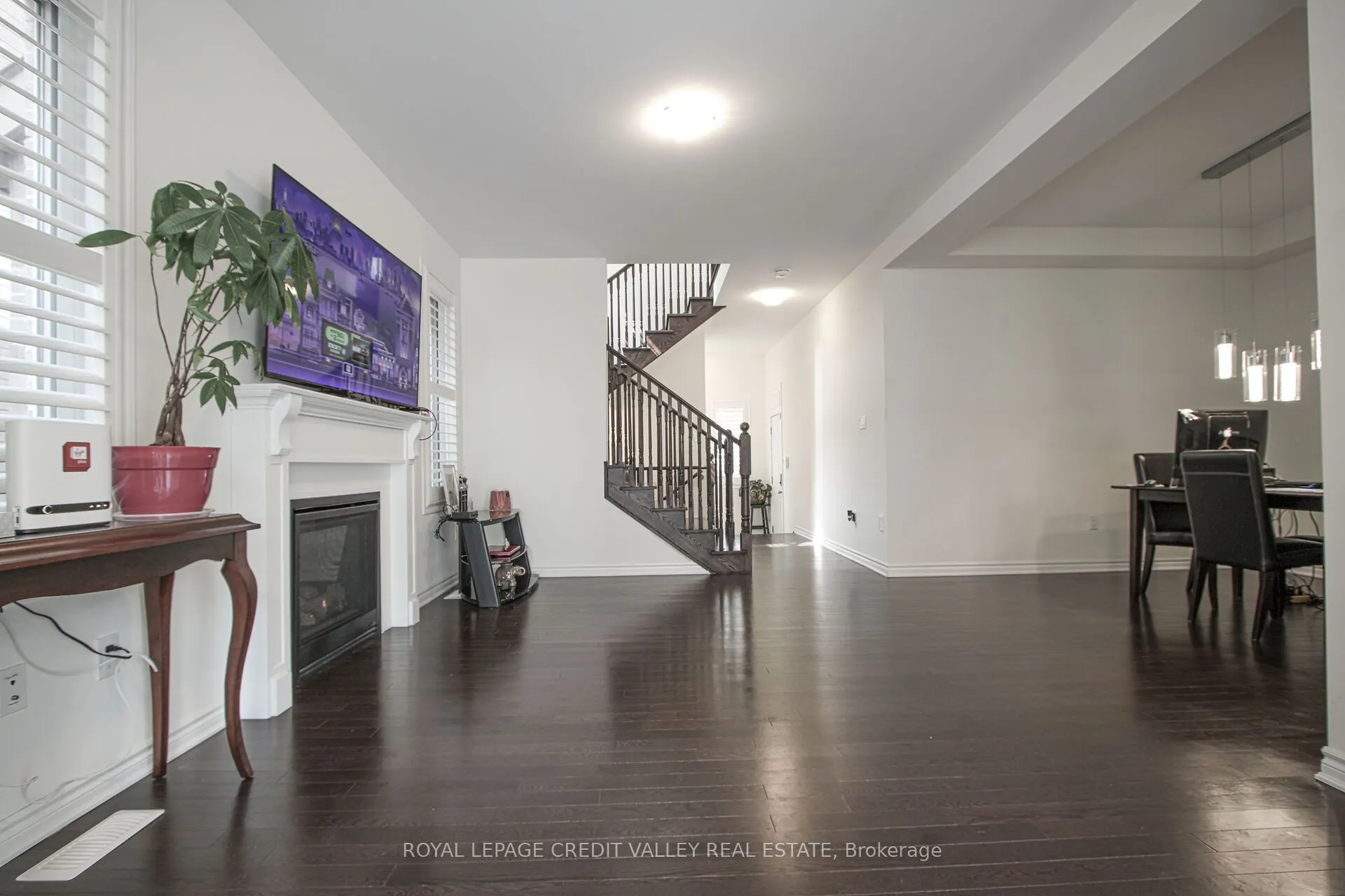 1229 Rose Way
