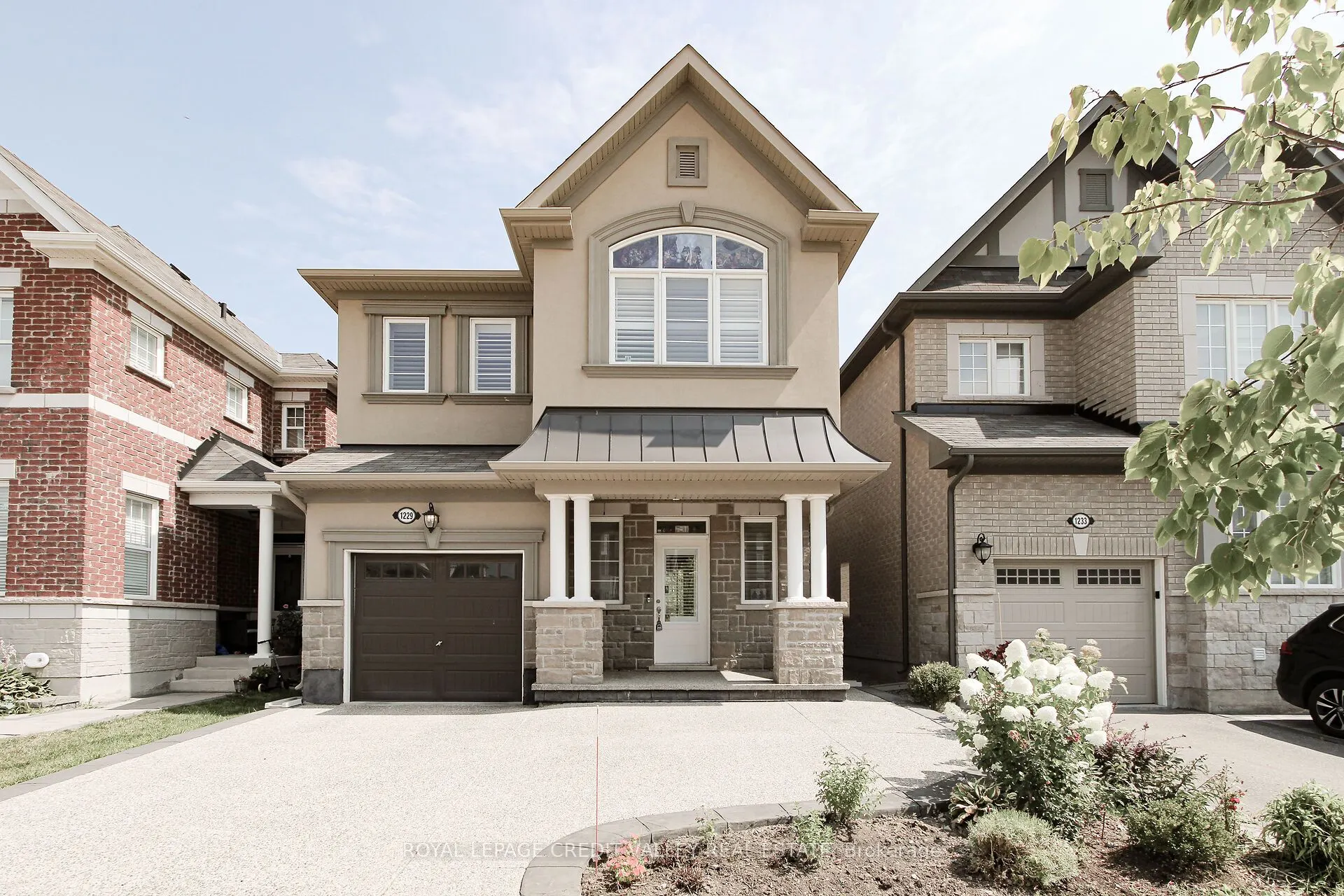 1229 Rose Way