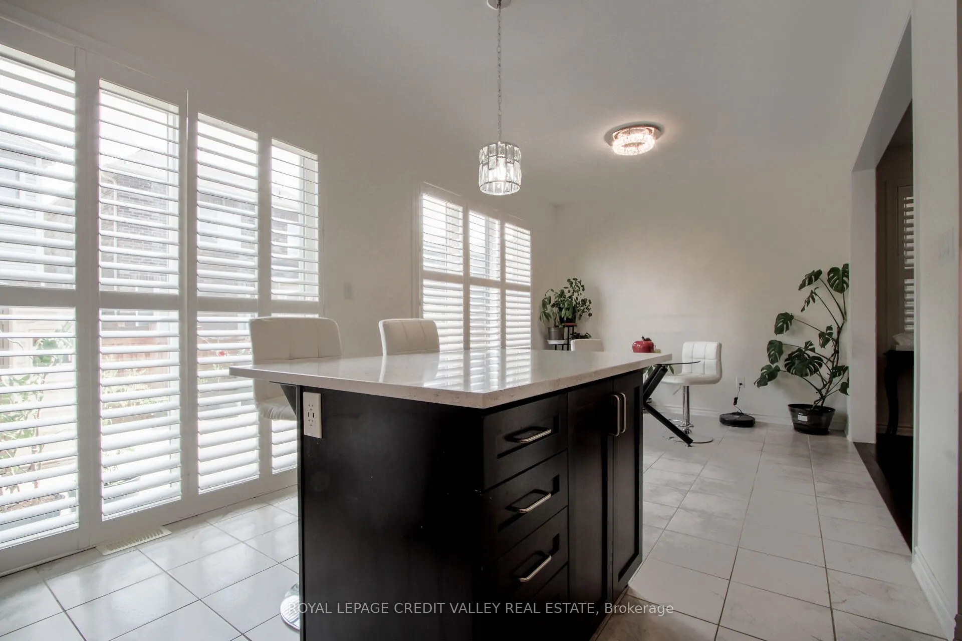 1229 Rose Way