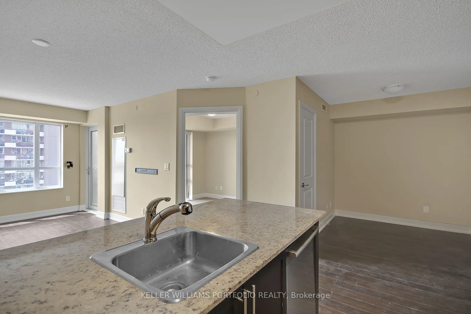 6 Eva Road, #509