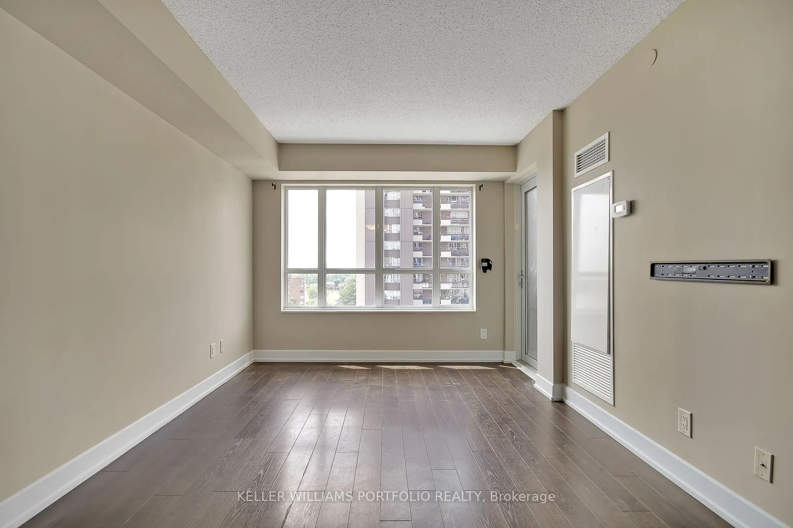 6 Eva Road, #509