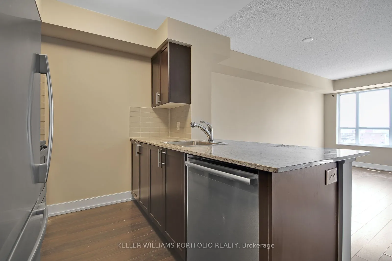 6 Eva Road, #509