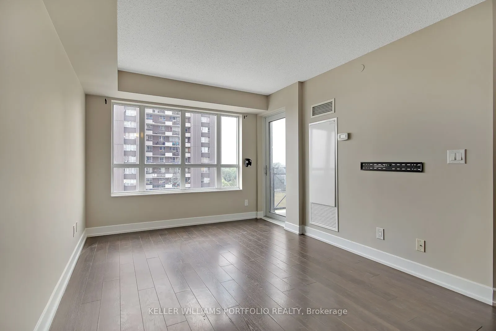 6 Eva Road, #509