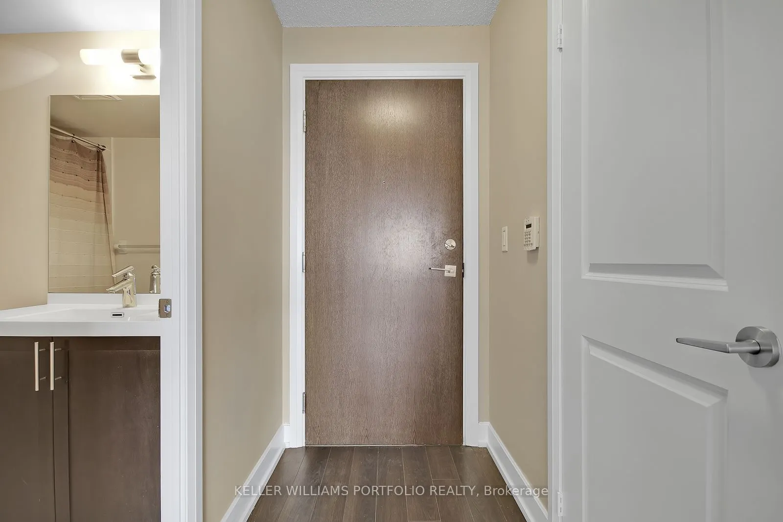 6 Eva Road, #509