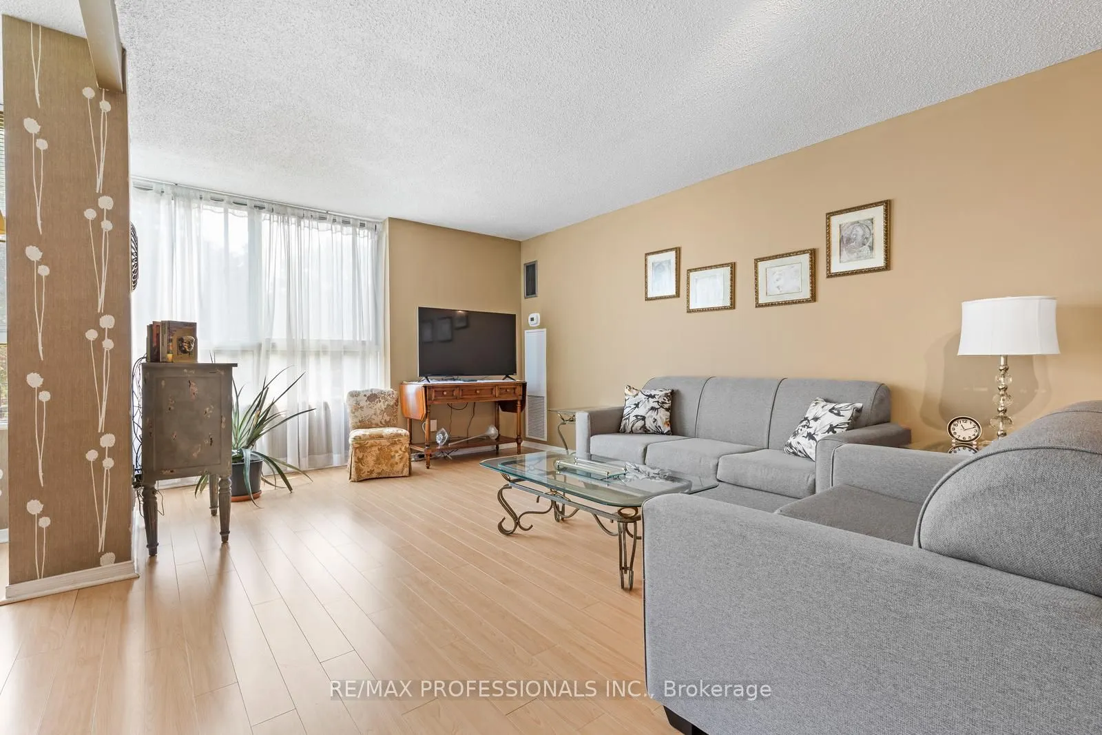 1485 Lakeshore Road E, #114