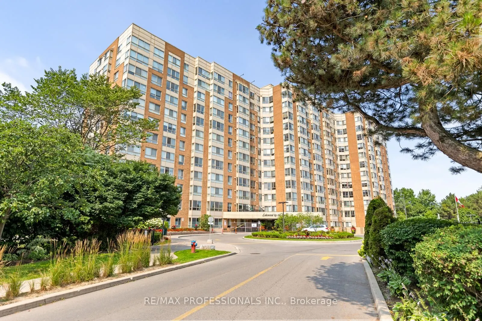 1485 Lakeshore Road E, #114