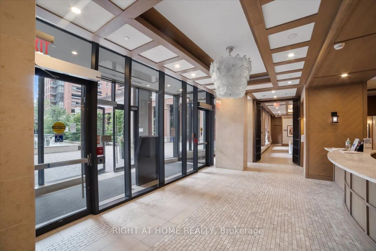 830 Lawrence Avenue, #537