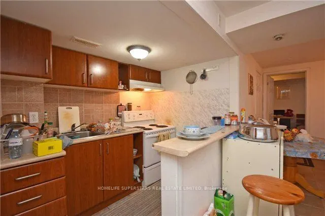 967 Ledbury Crescent