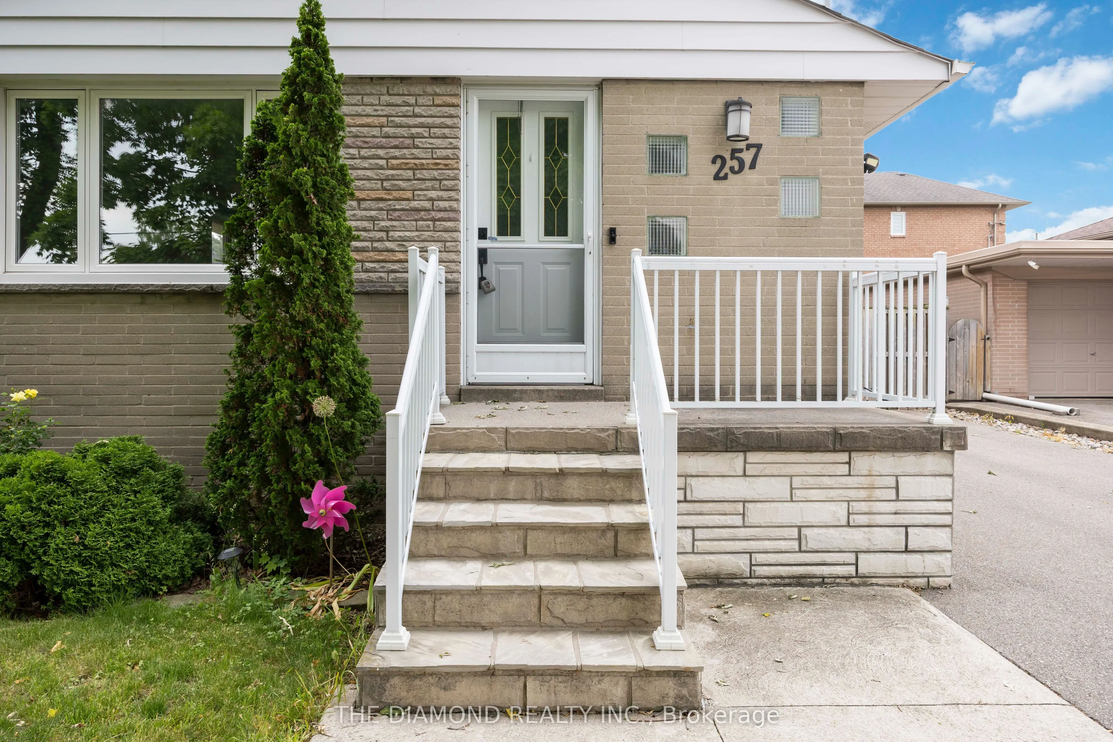 257 The Westway, #Main Floor