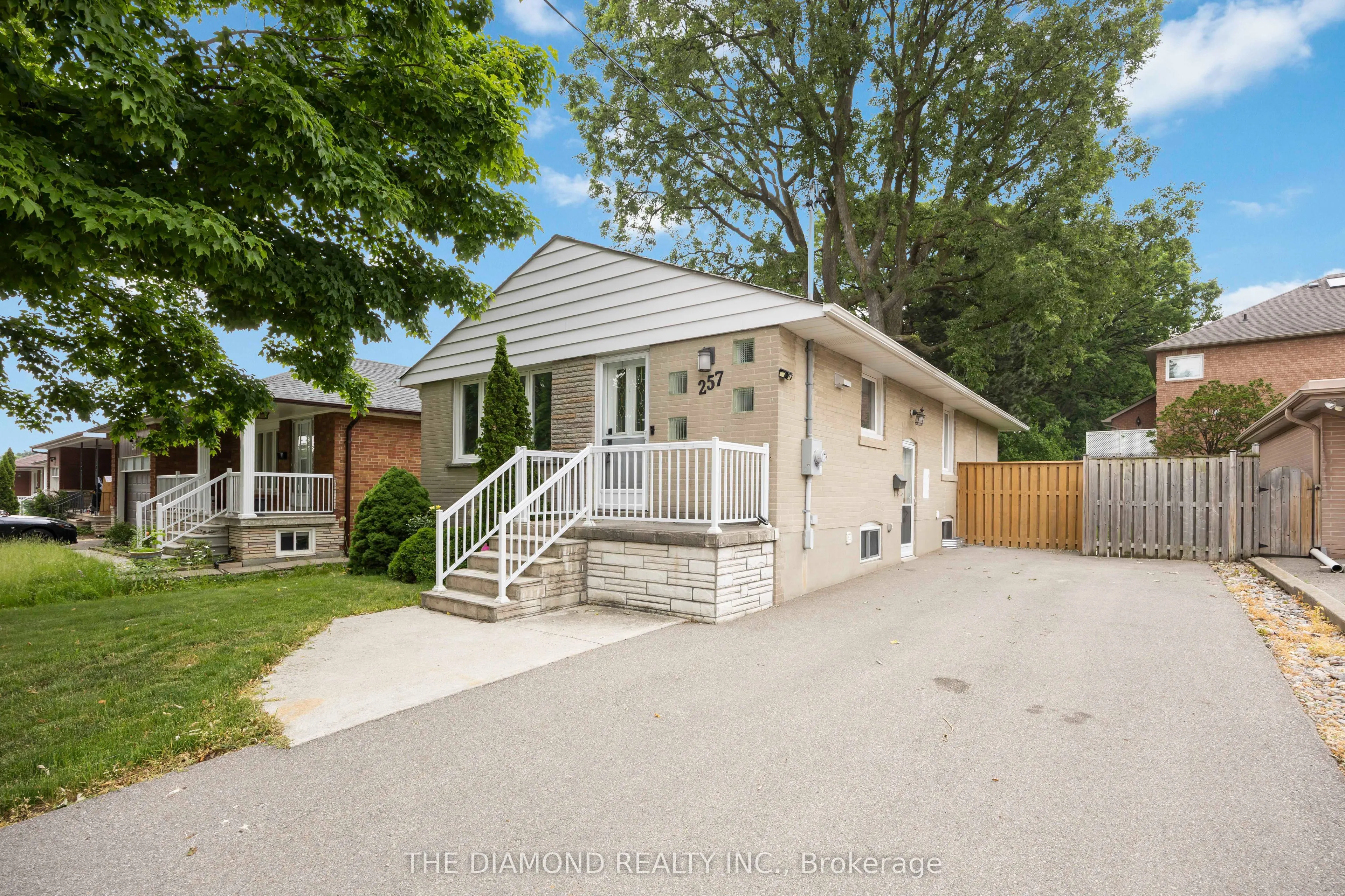 257 The Westway, #Main Floor