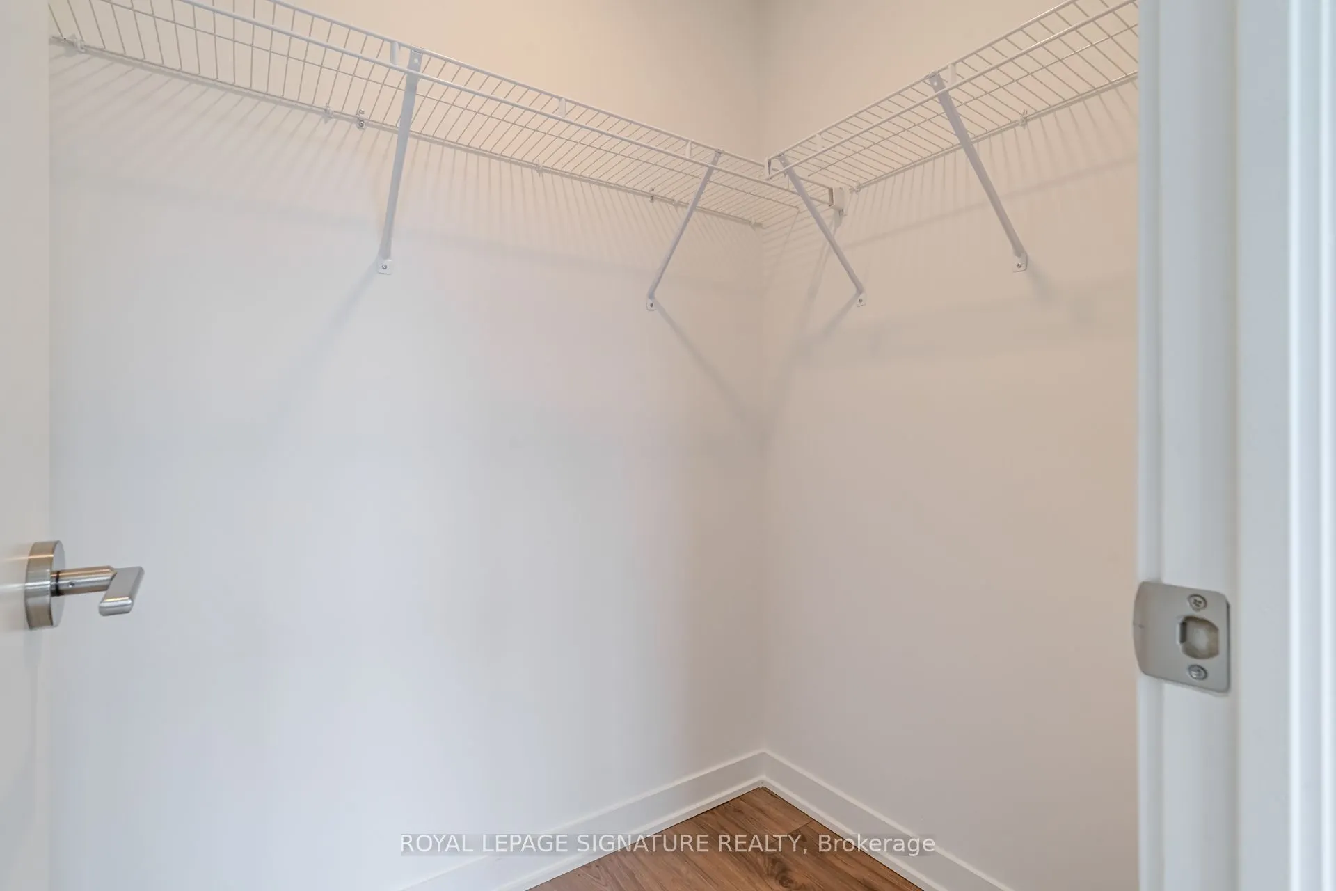 395 Dundas Street W, #PH20