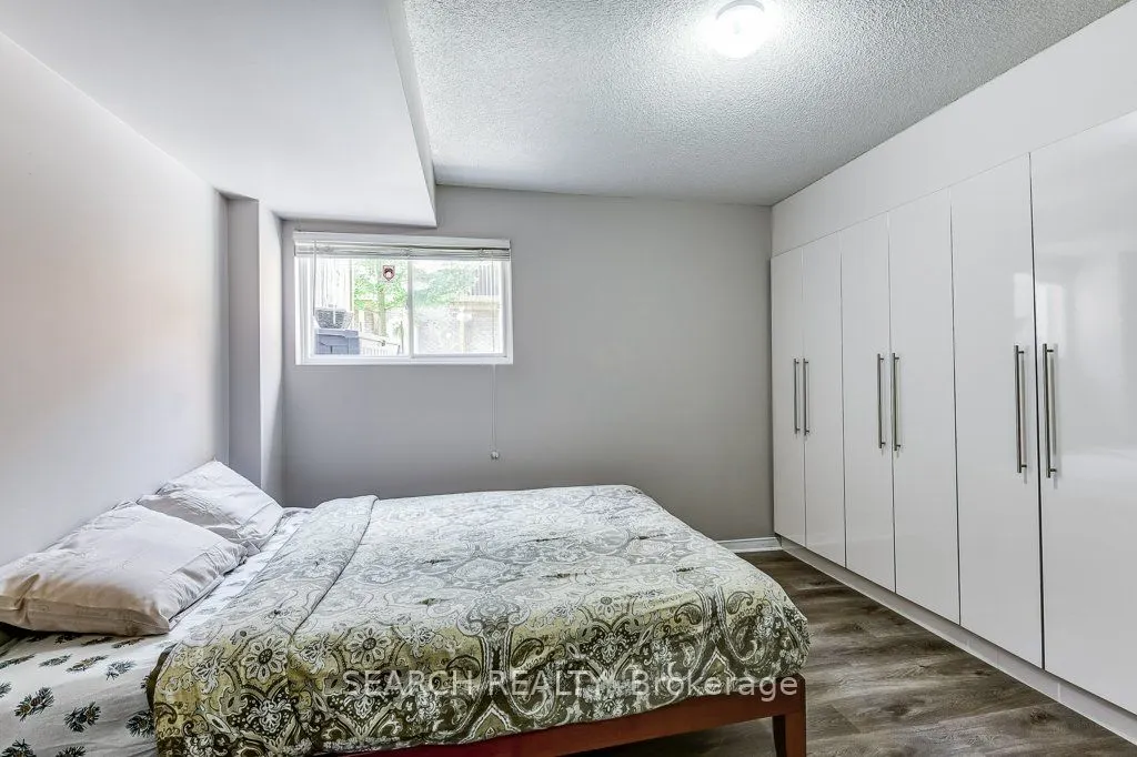 5535 Glen Erin Drive, #77