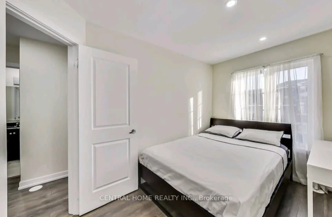 2355 Sheppard Avenue W, #241