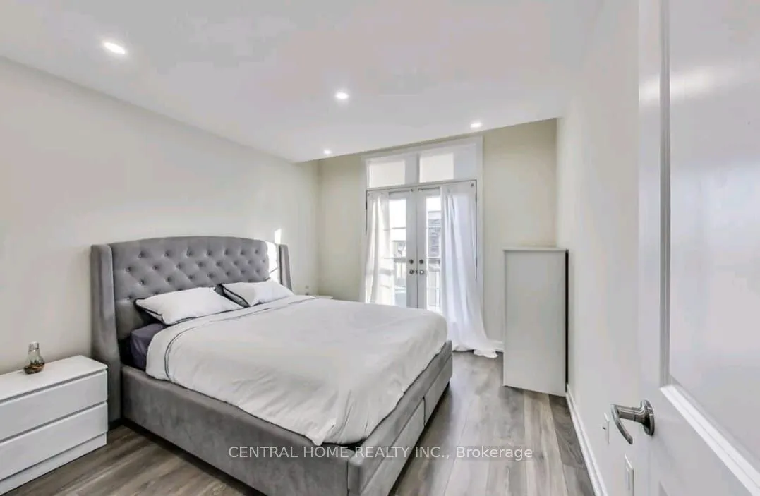 2355 Sheppard Avenue W, #241