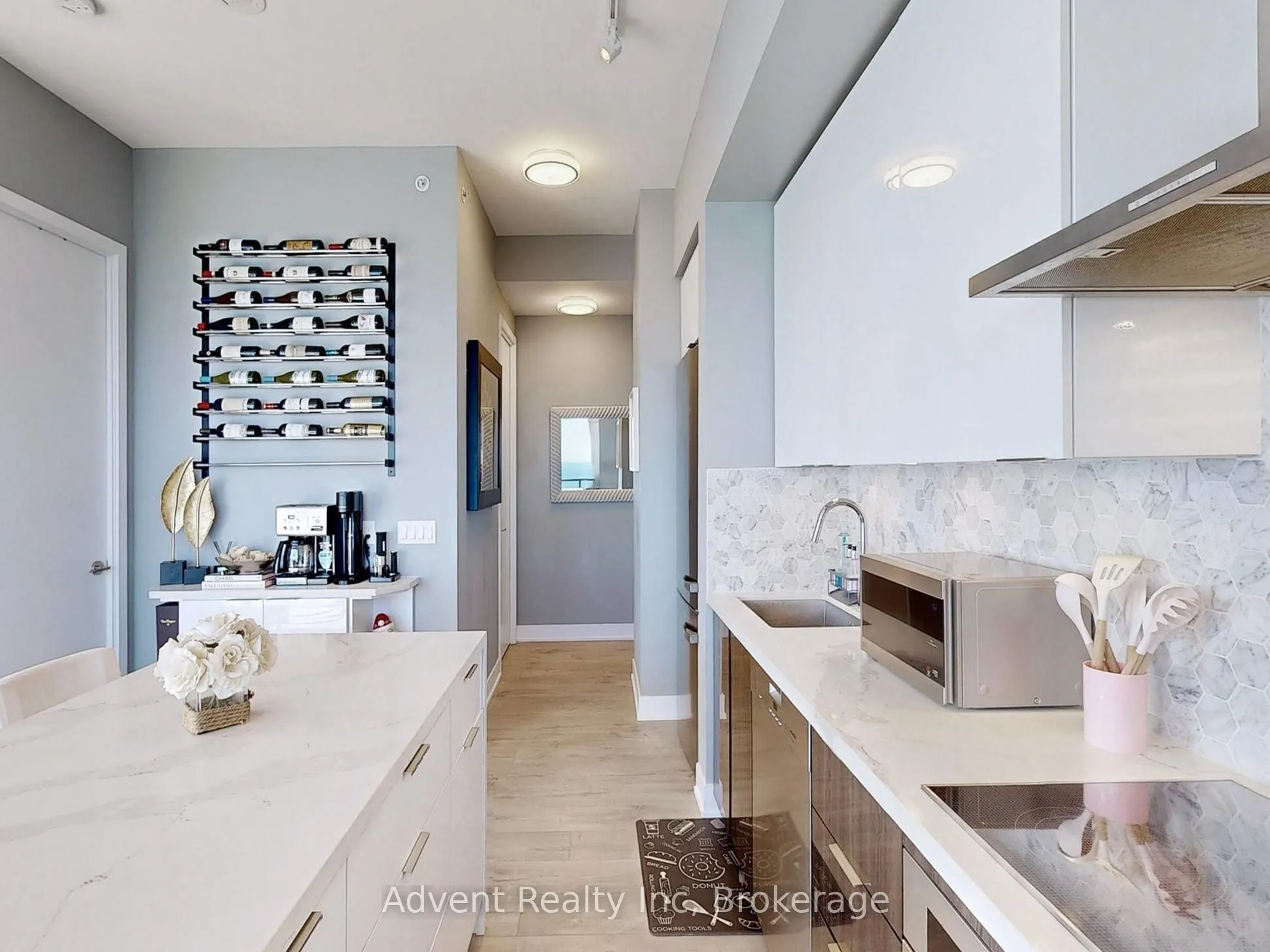 30 Shore Breeze Drive, #LPH07A