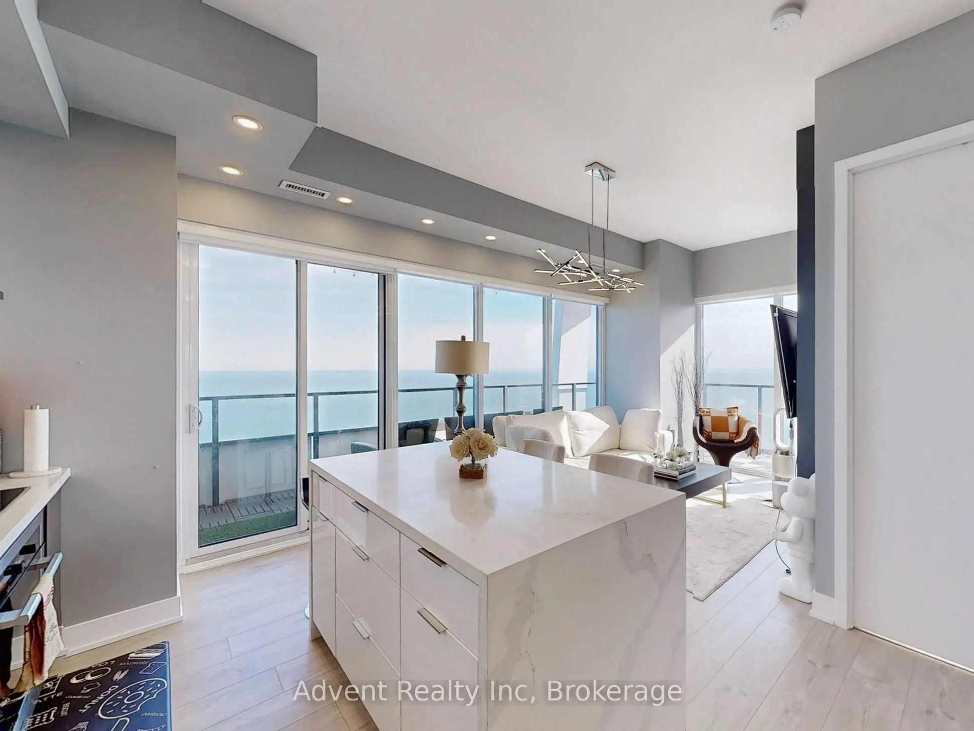 30 Shore Breeze Drive, #LPH07A