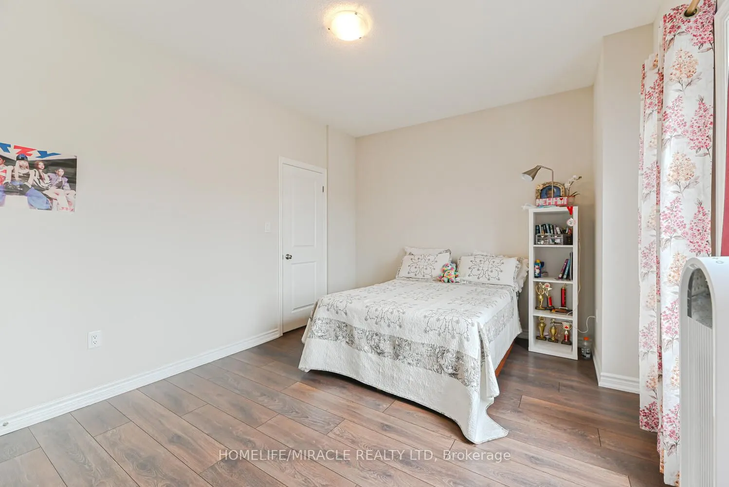 9 Bavenden Crescent