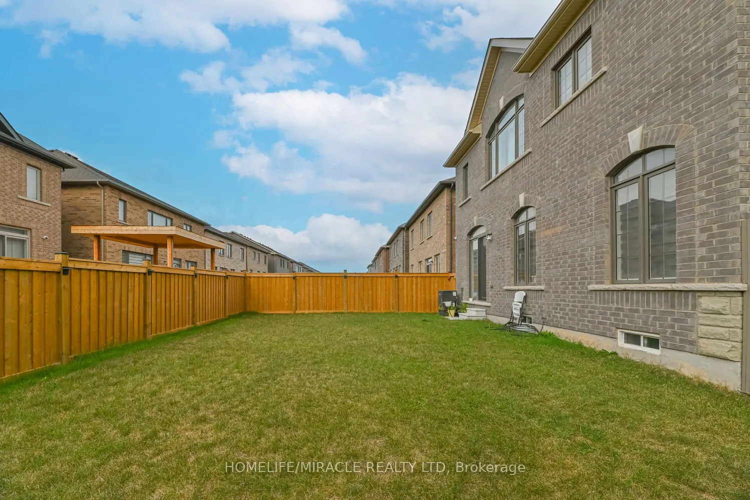9 Bavenden Crescent