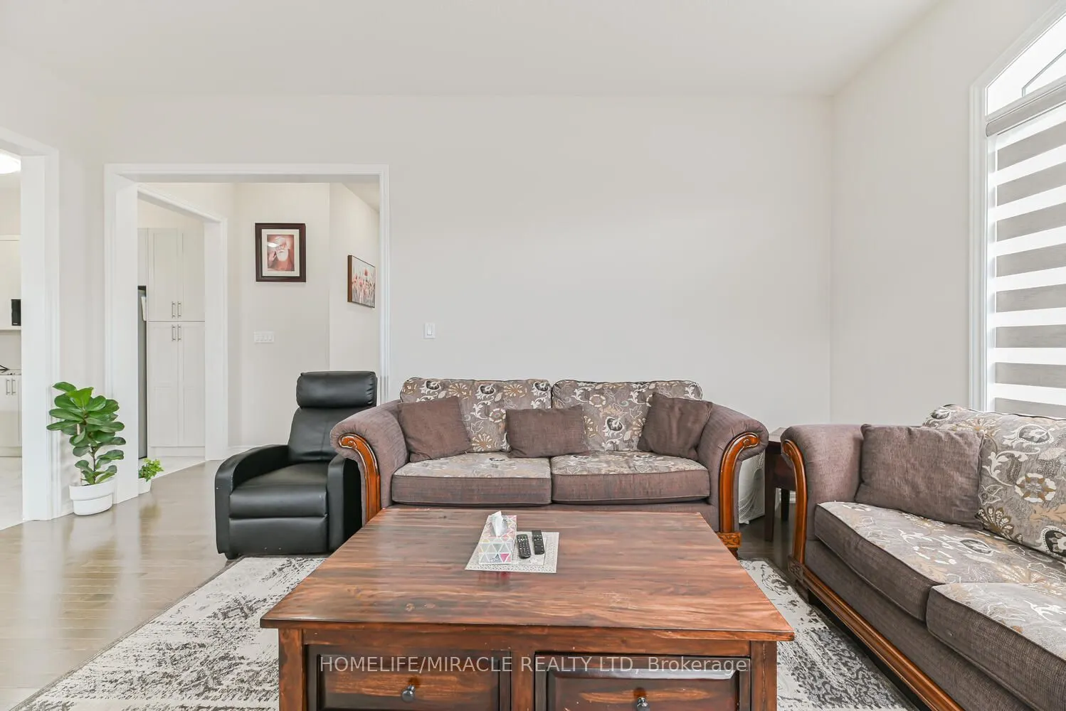 9 Bavenden Crescent