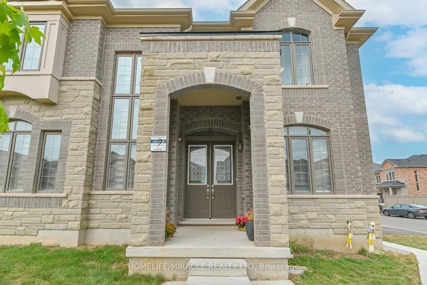 9 Bavenden Crescent
