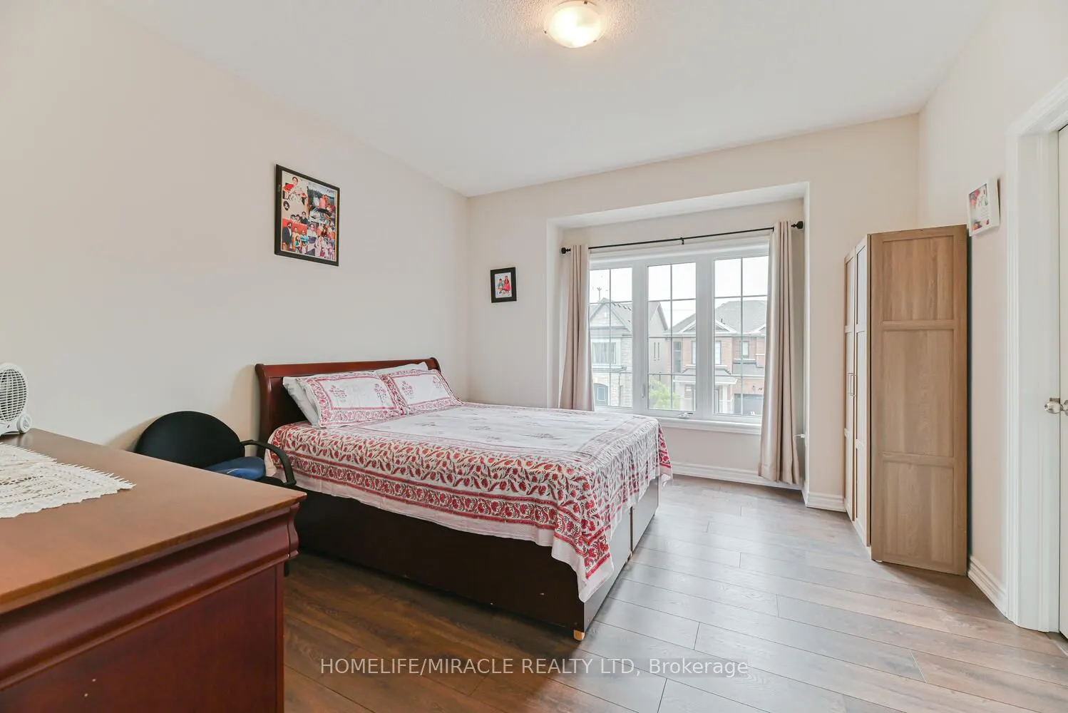 9 Bavenden Crescent