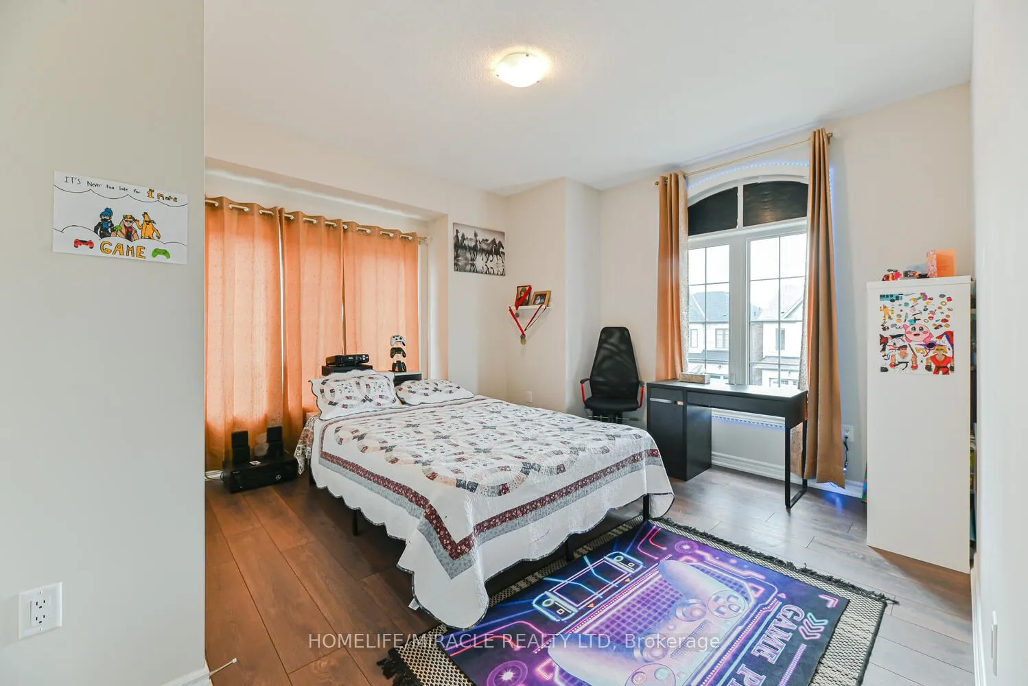 9 Bavenden Crescent