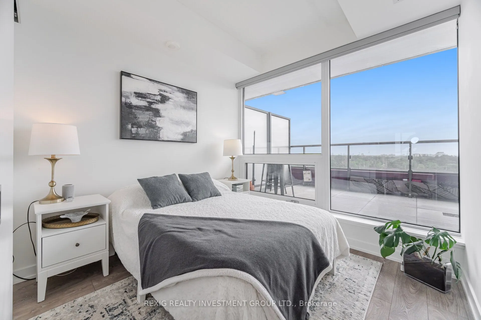 28 Ann Street, #701