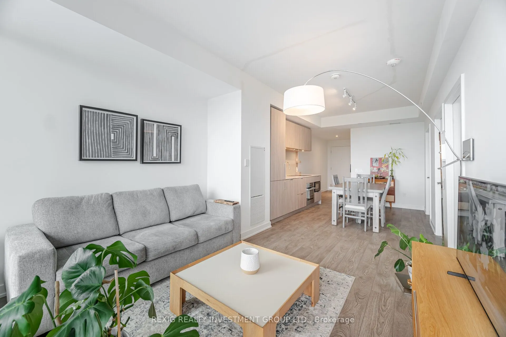 28 Ann Street, #701